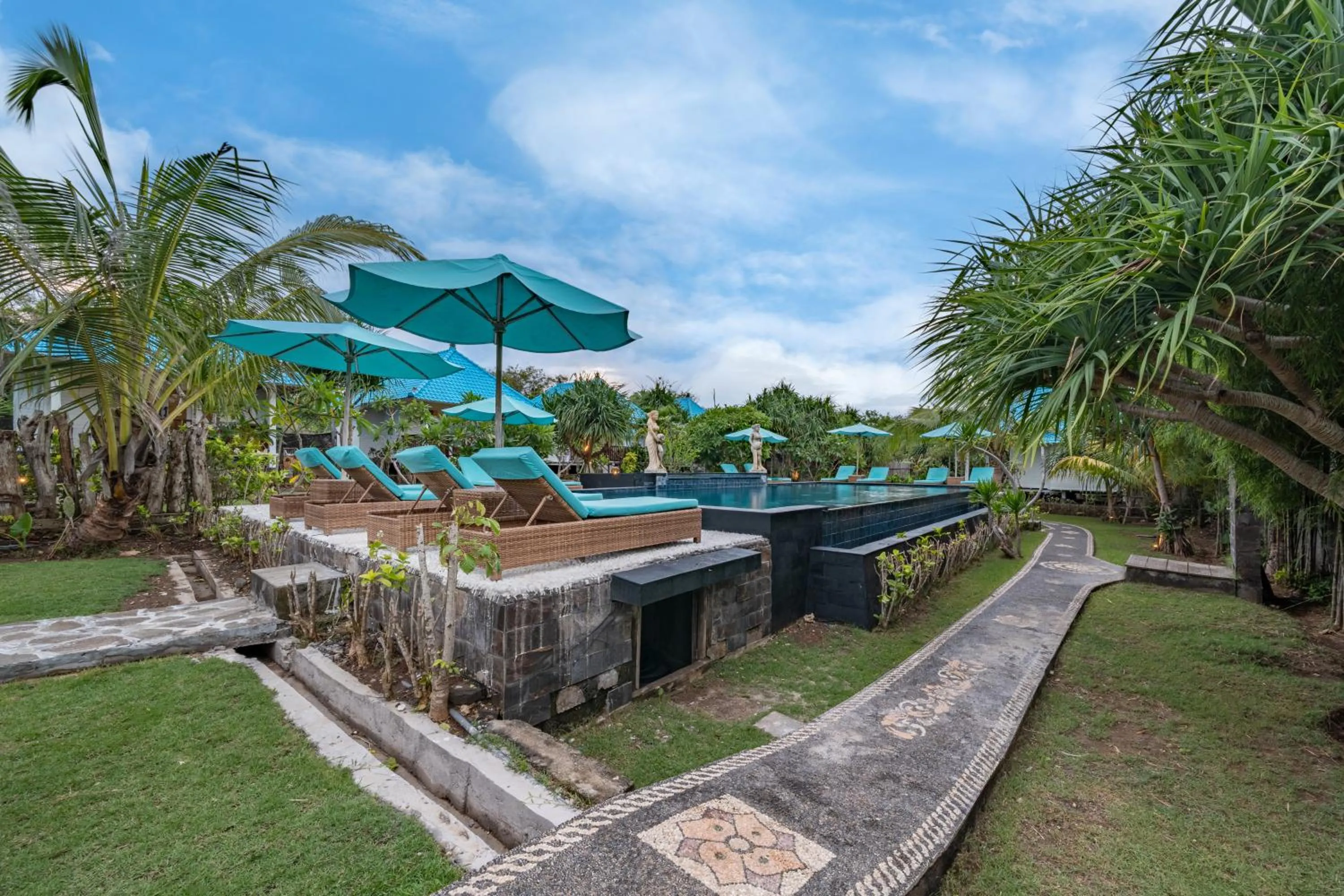 Pool view in The Cubang Hut's Lembongan