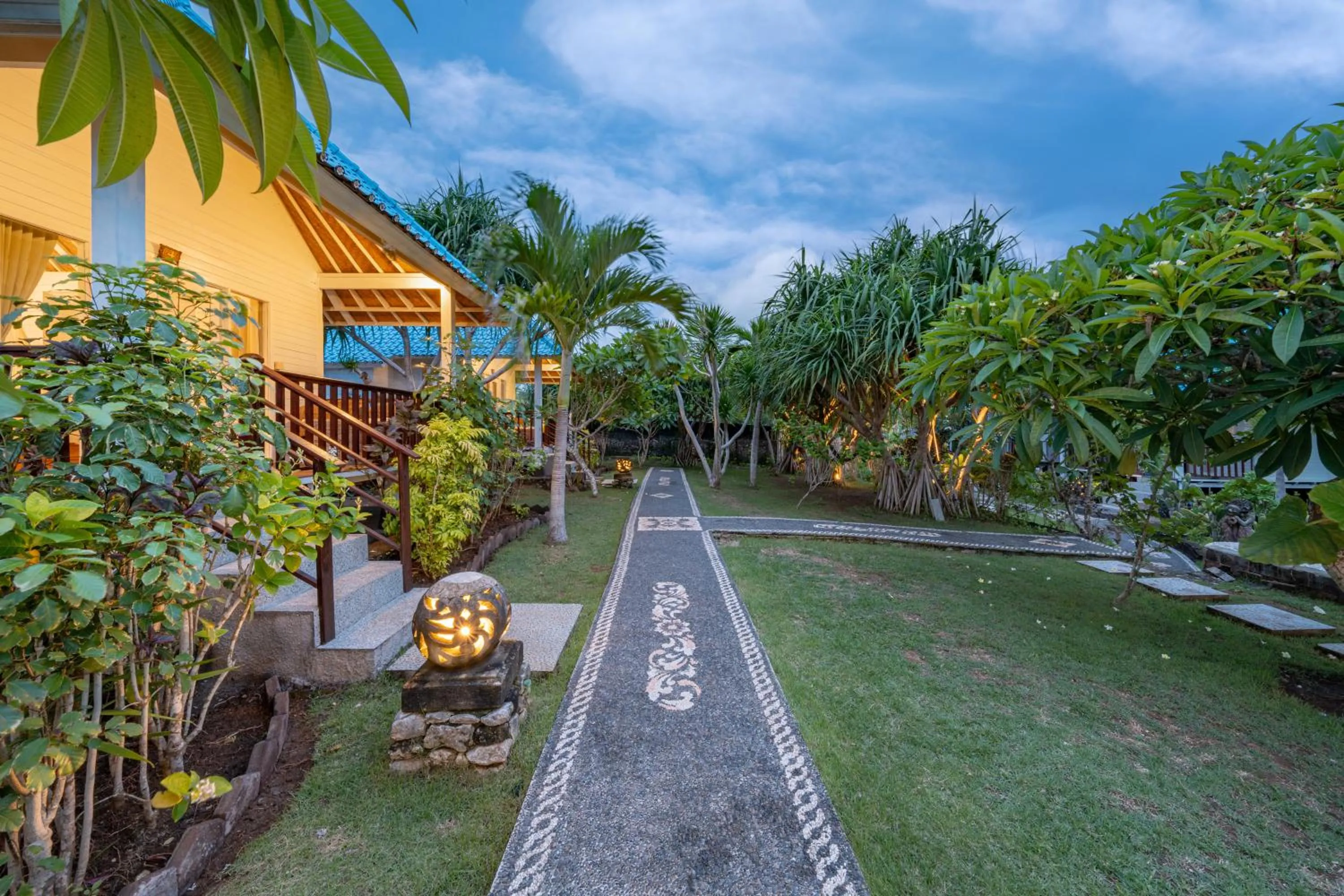 Garden view in The Cubang Hut's Lembongan