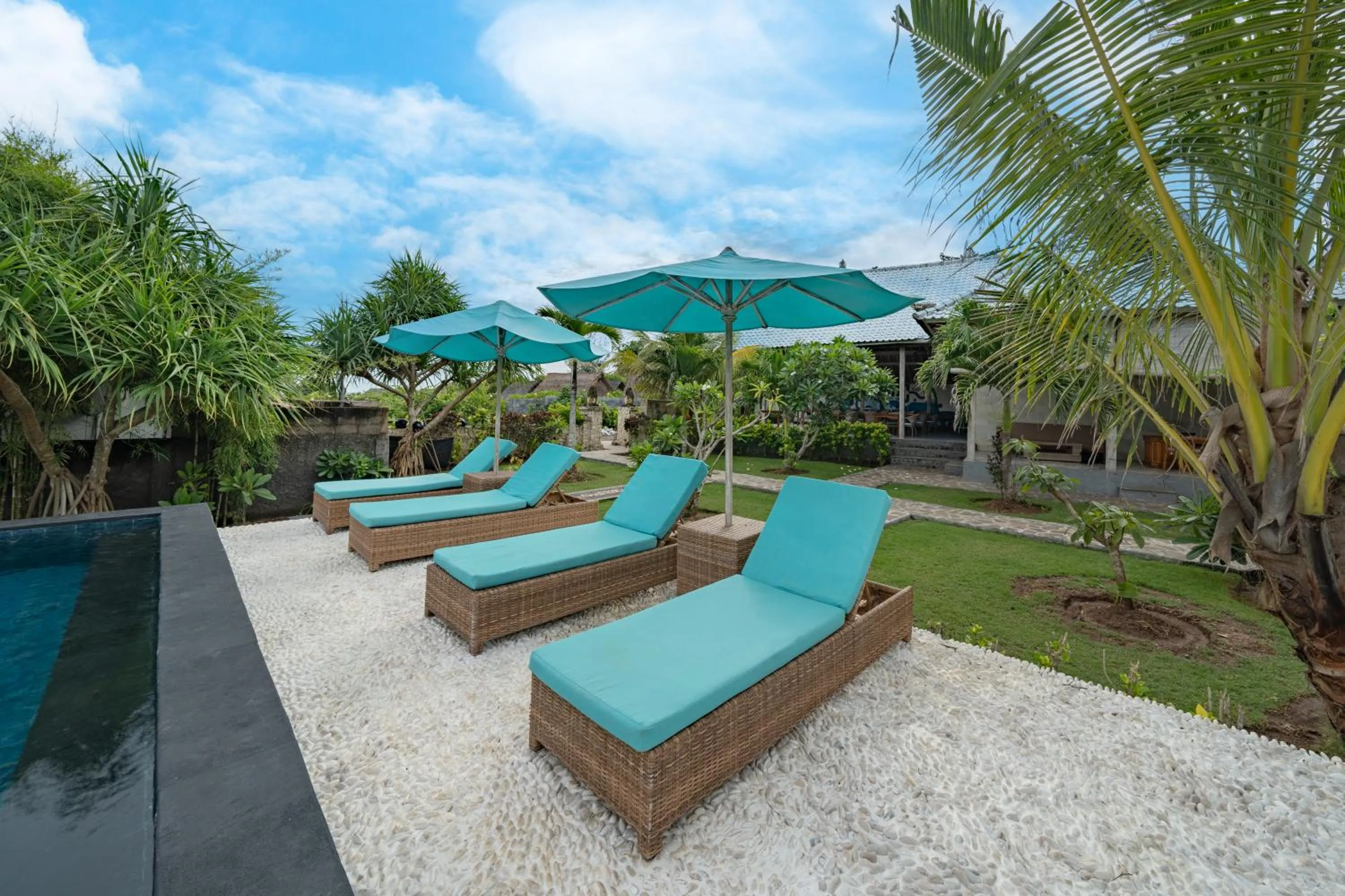 Pool view in The Cubang Hut's Lembongan