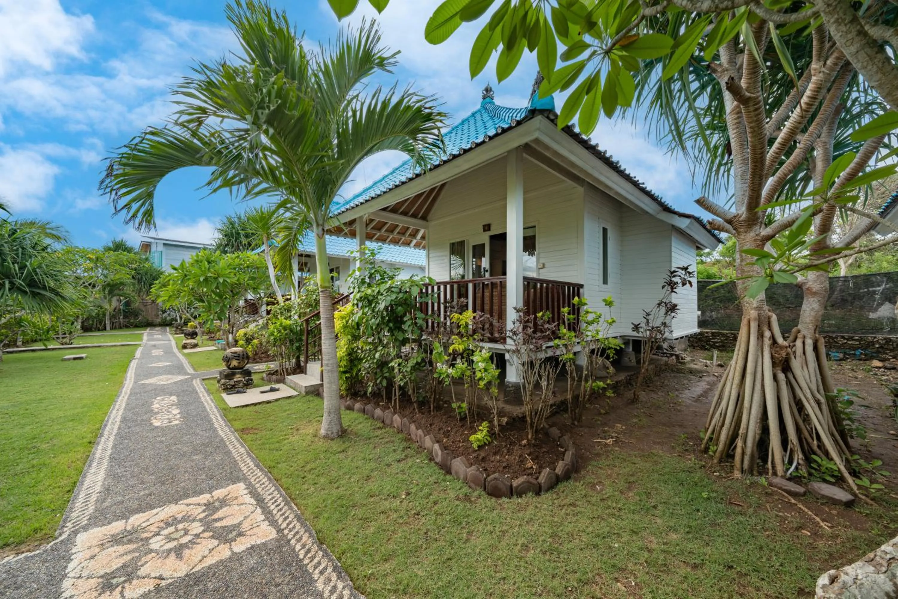 Property building in The Cubang Hut's Lembongan
