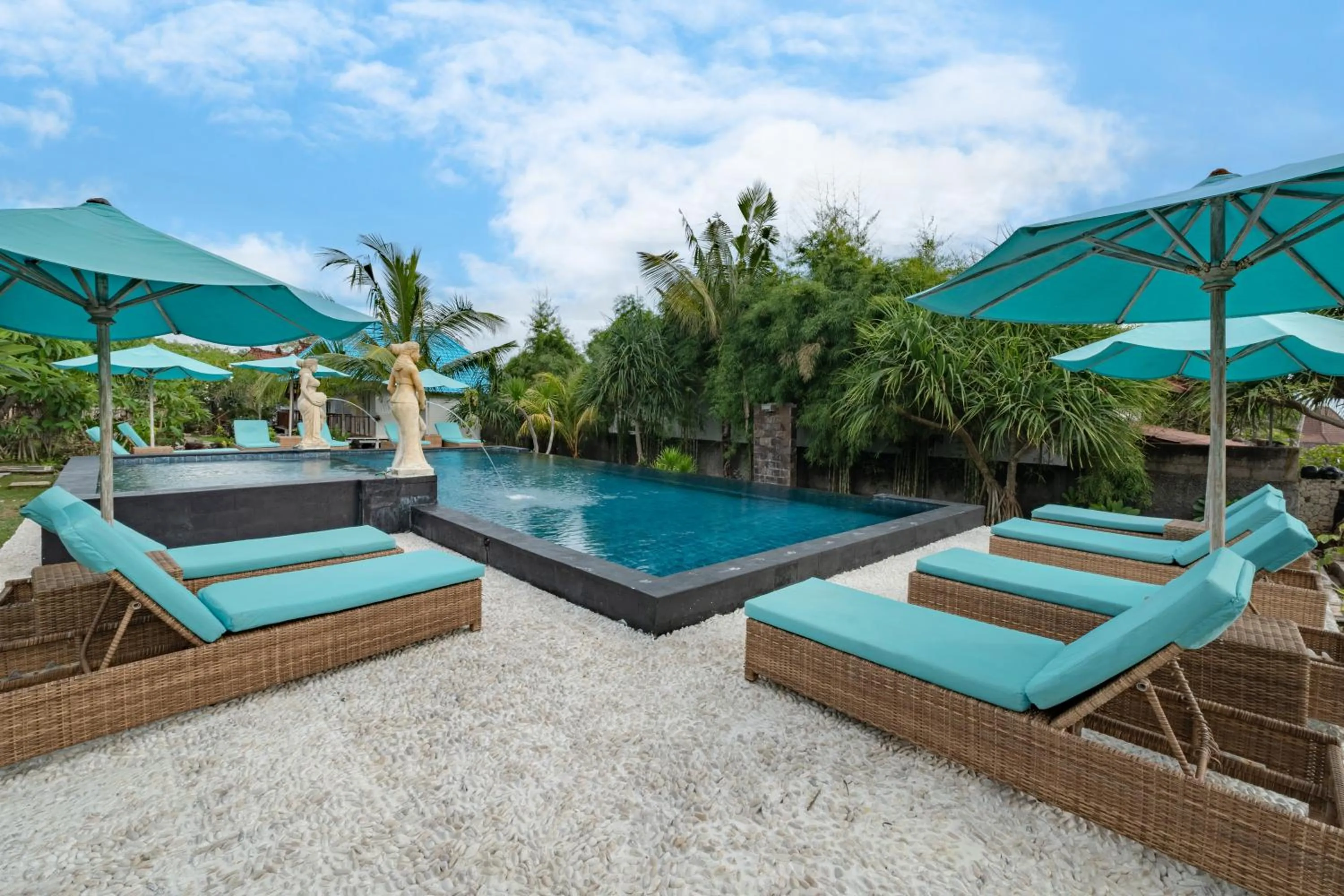 Pool view in The Cubang Hut's Lembongan