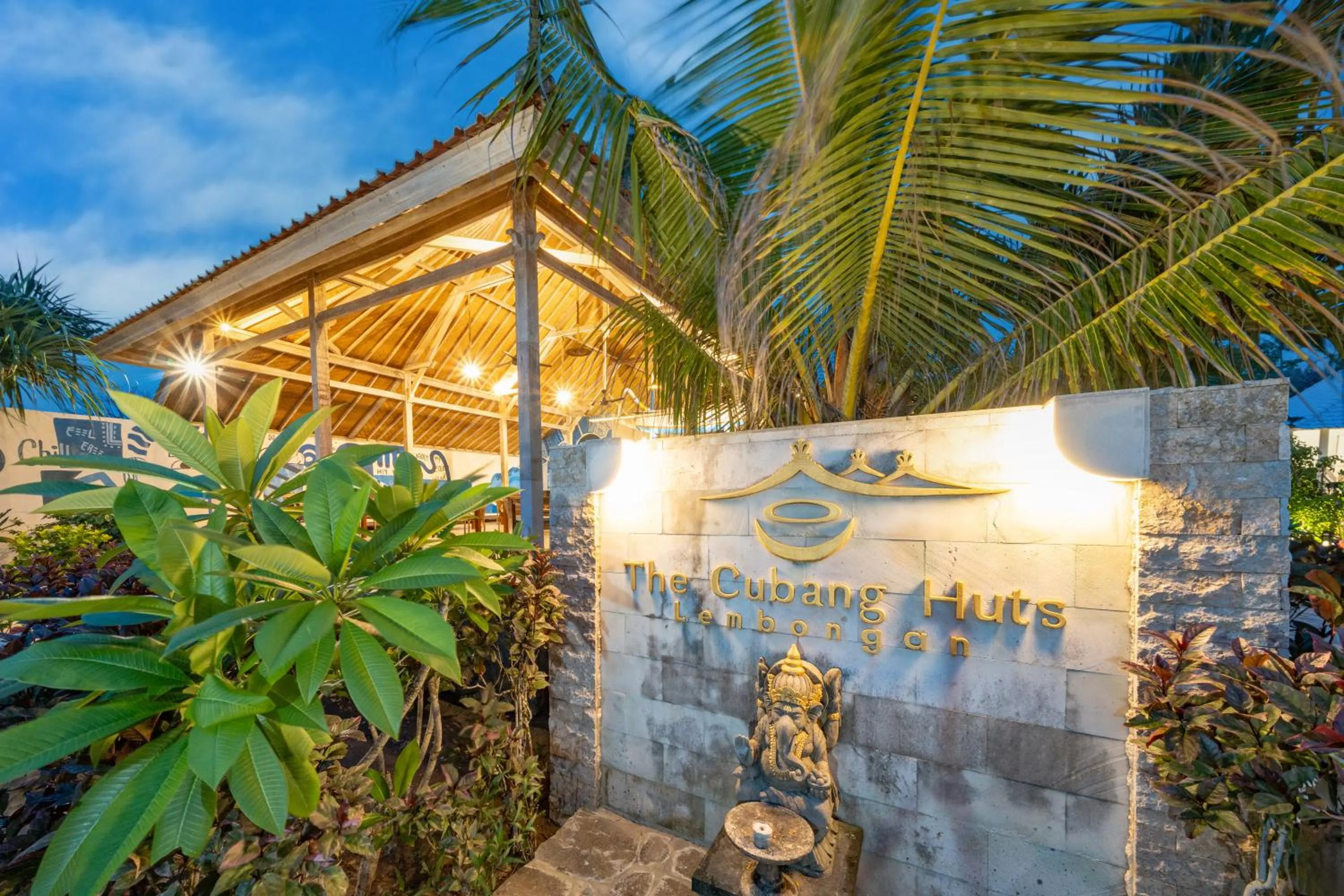 Facade/entrance in The Cubang Hut's Lembongan
