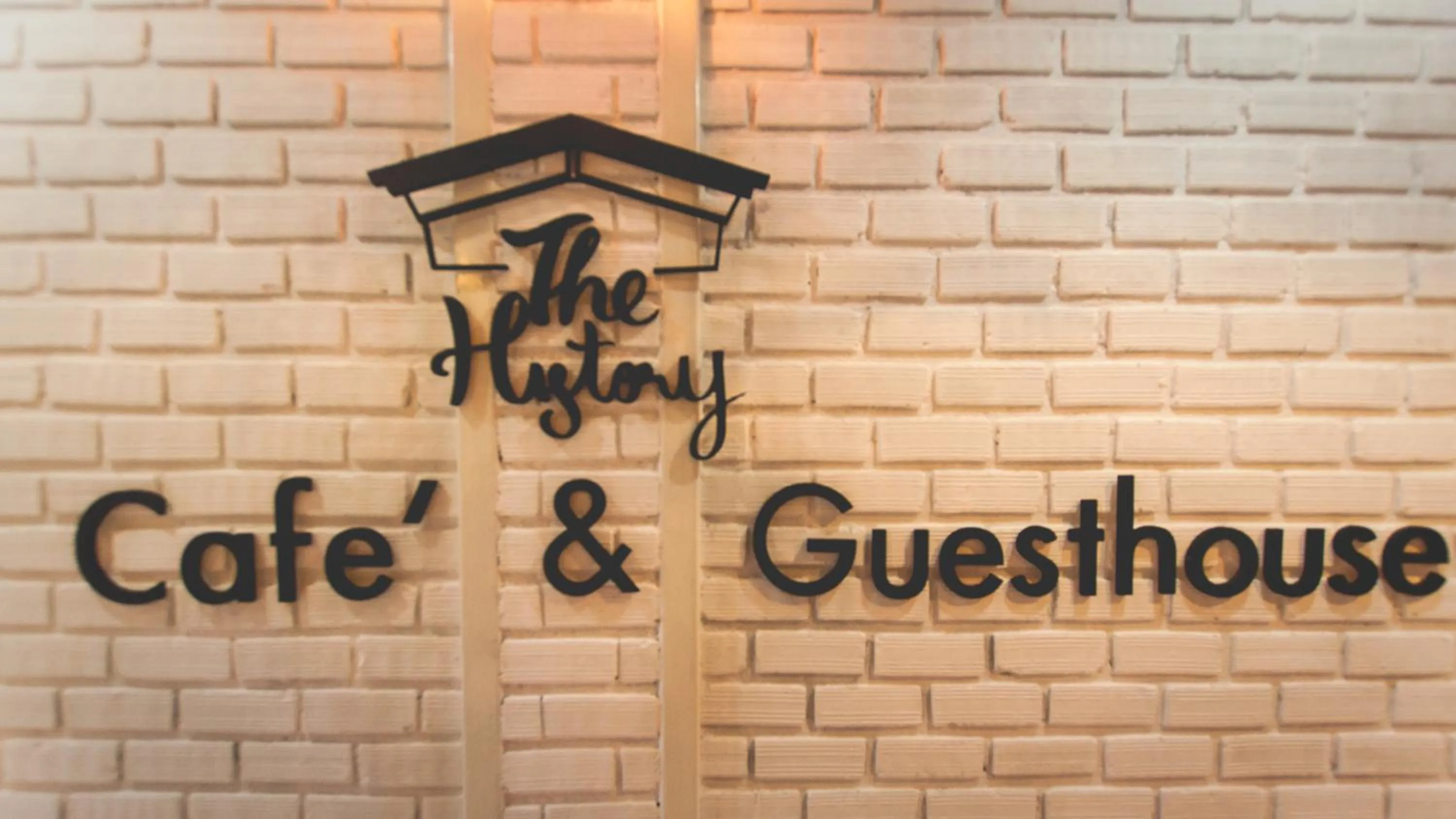 The history cafe' & guesthouse