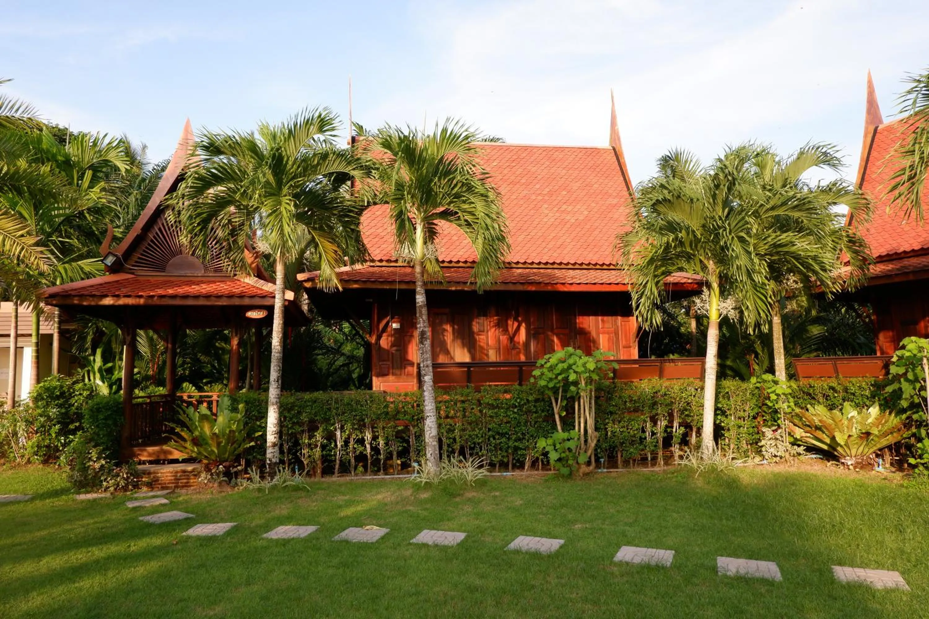 Lamphurai Riverside Resort and Spa