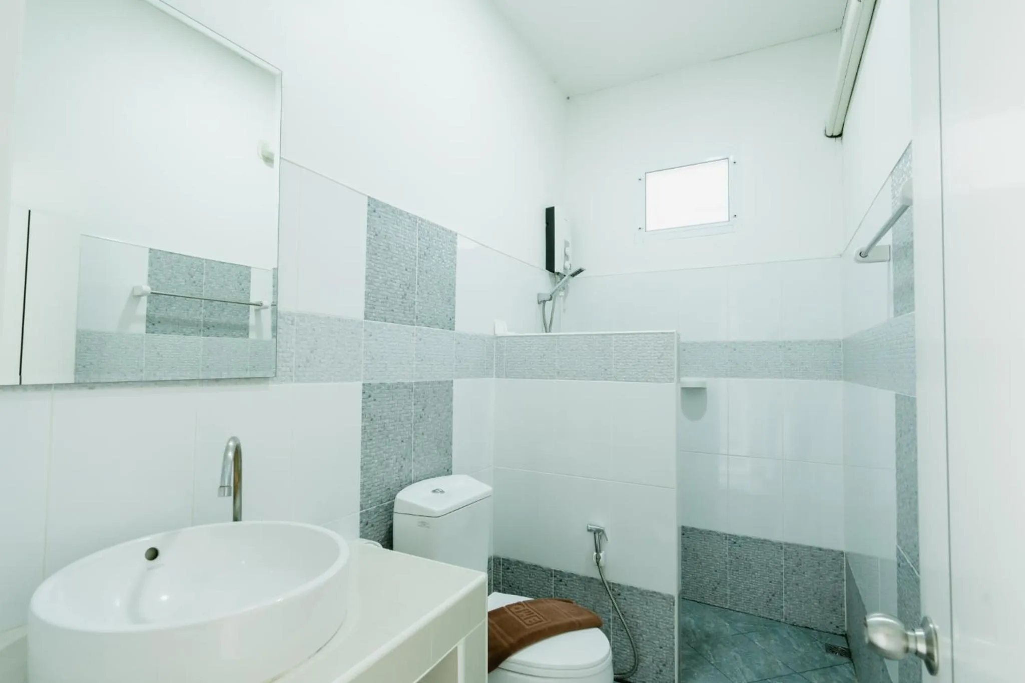 Lamphurai Riverside Resort and Spa