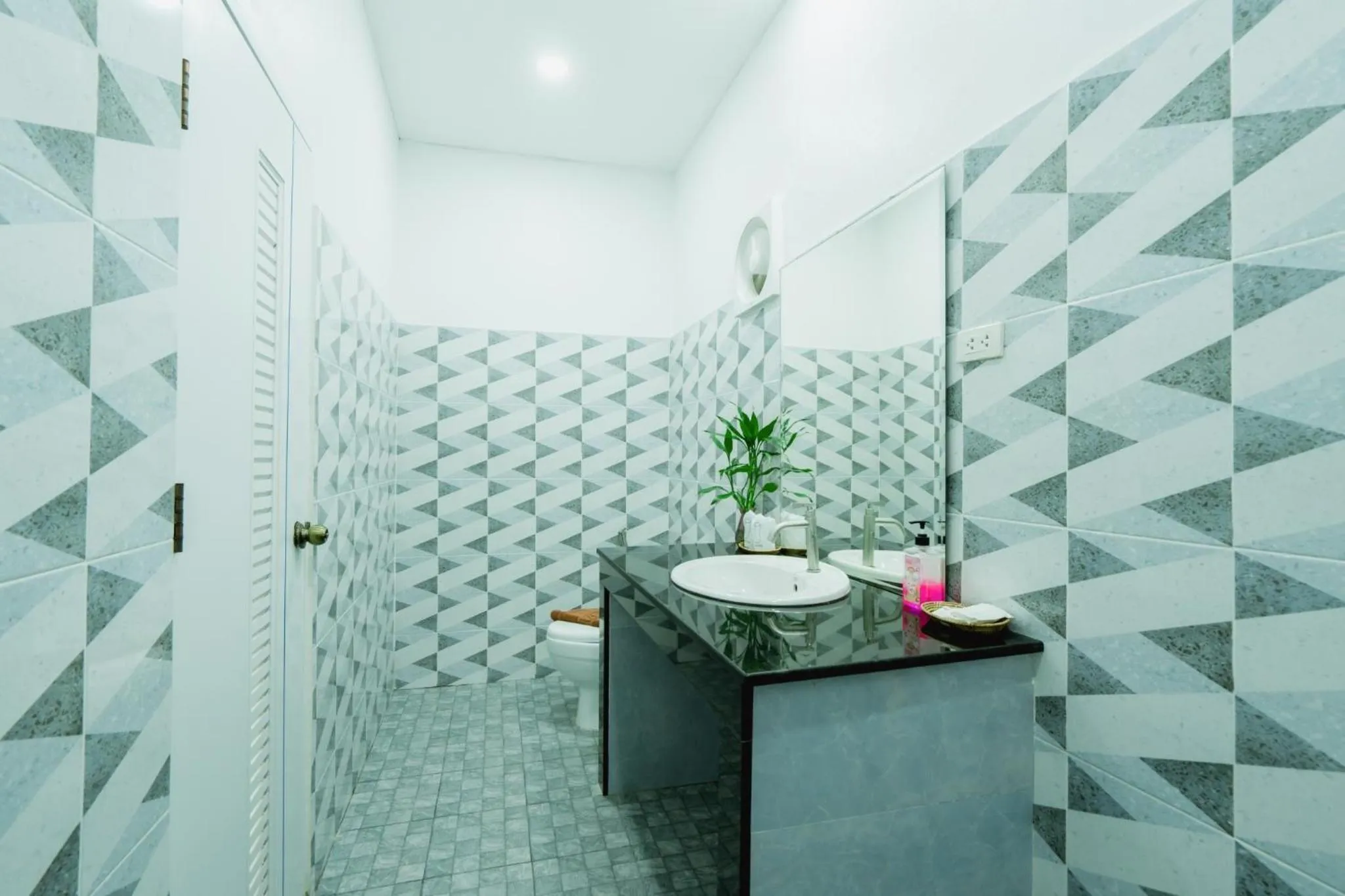 Lamphurai Riverside Resort and Spa