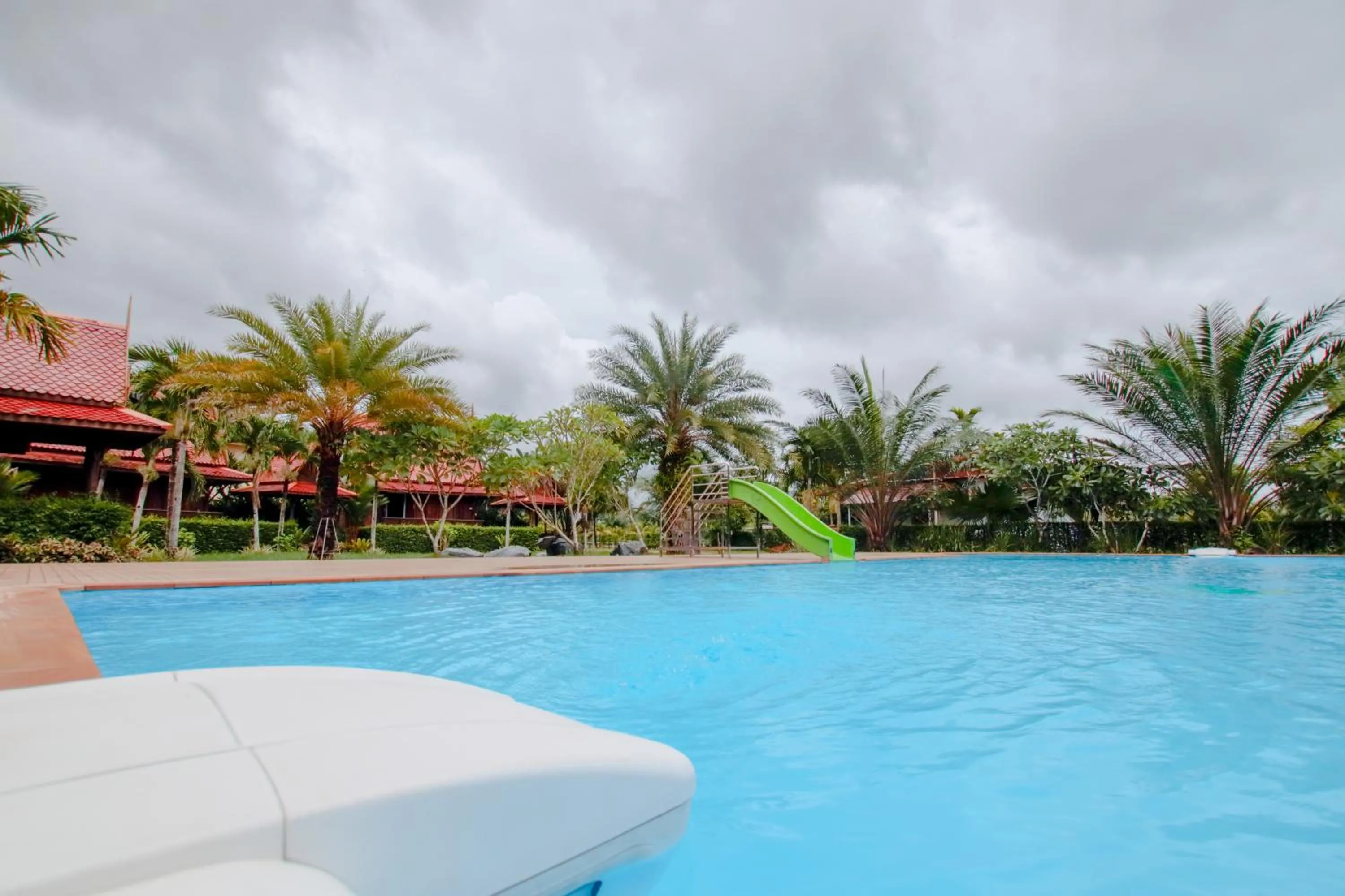 Swimming pool in Lamphurai Riverside Resort and Spa