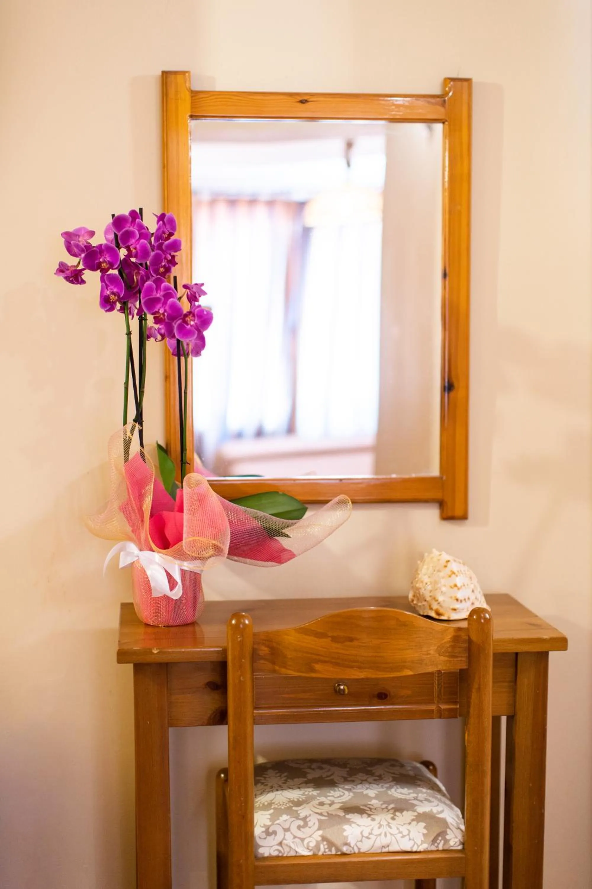 Decorative detail in Alexandria Hotel