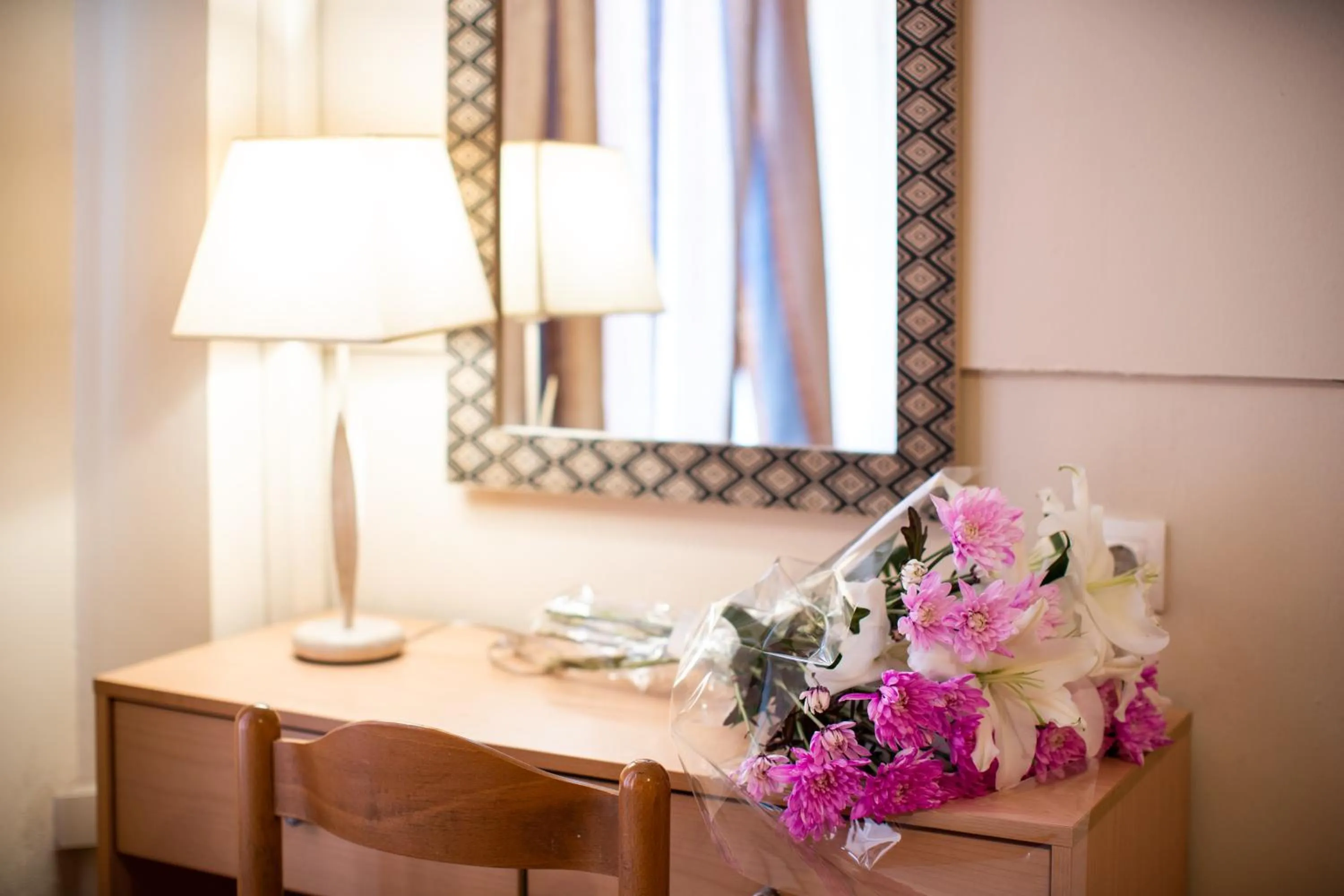 Seating area in Alexandria Hotel