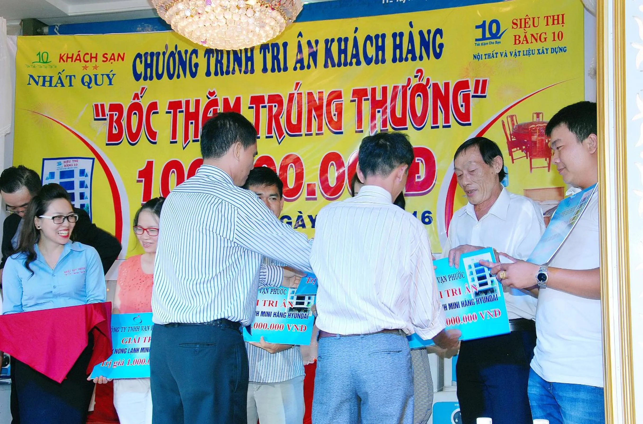 People in Nhat Quy Hotel