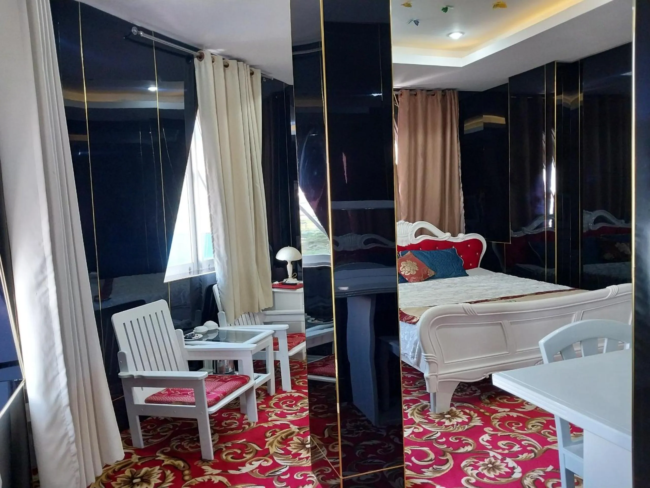 Bed in Nhat Quy Hotel