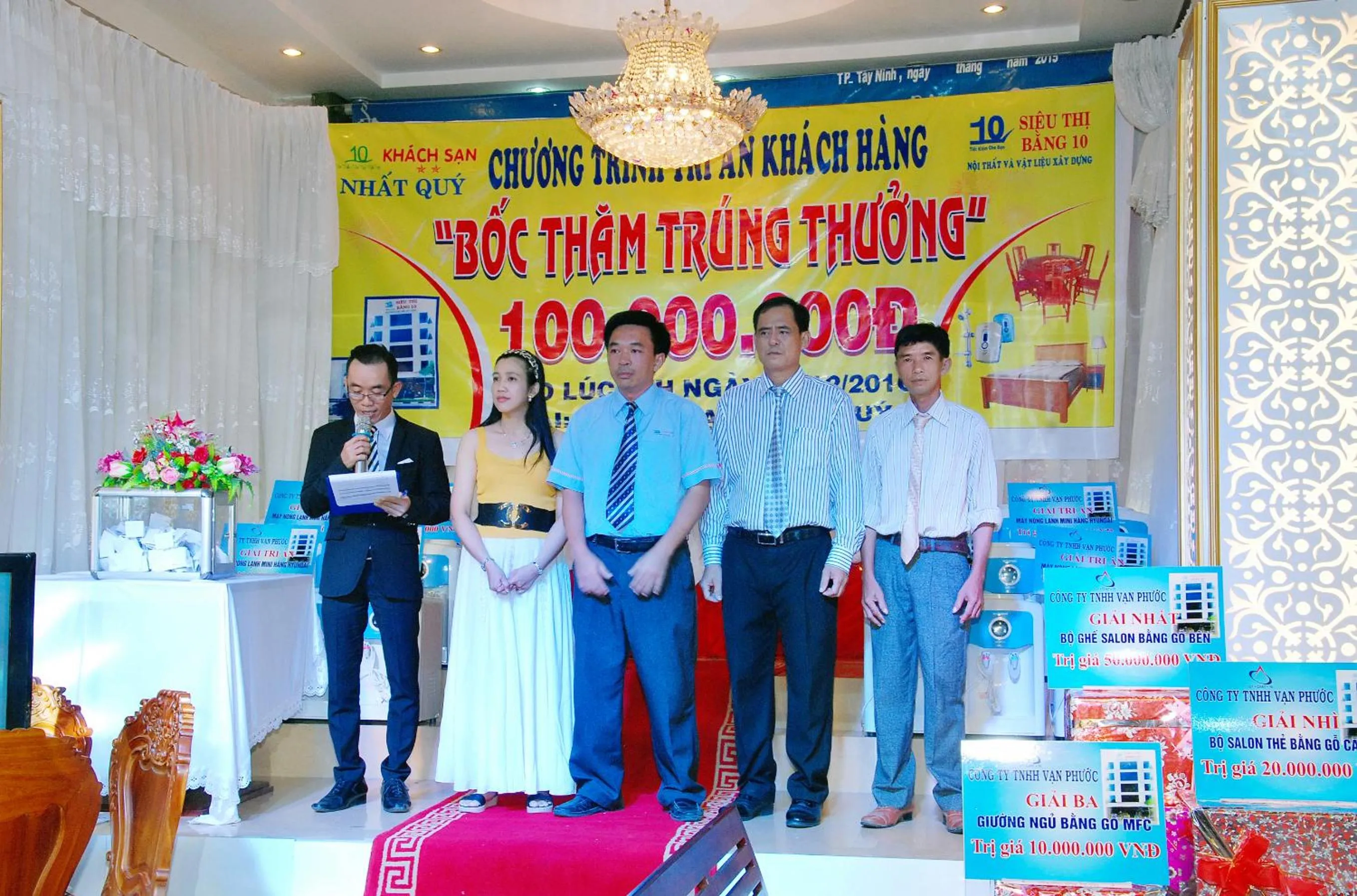 People in Nhat Quy Hotel