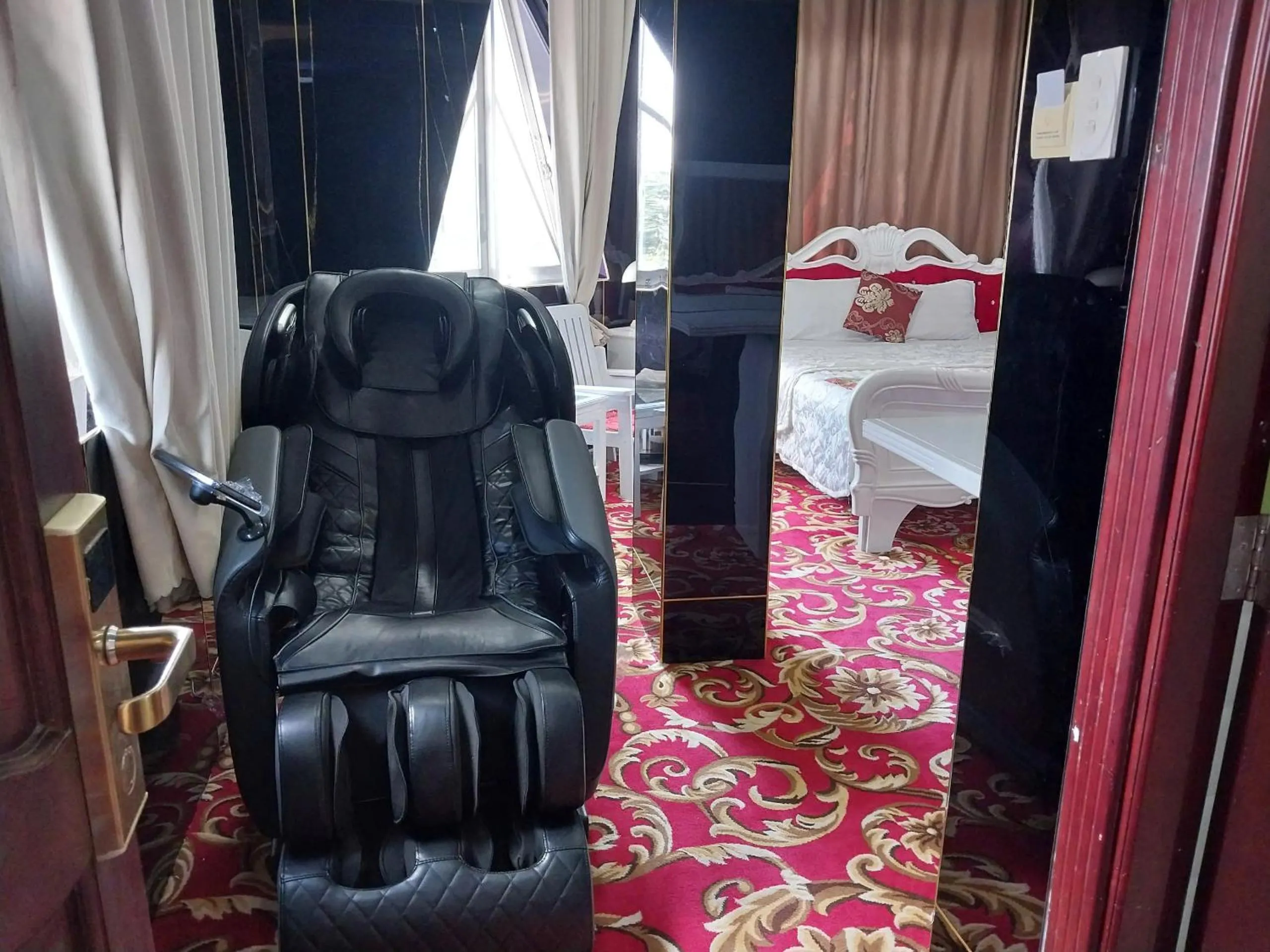 Bed in Nhat Quy Hotel