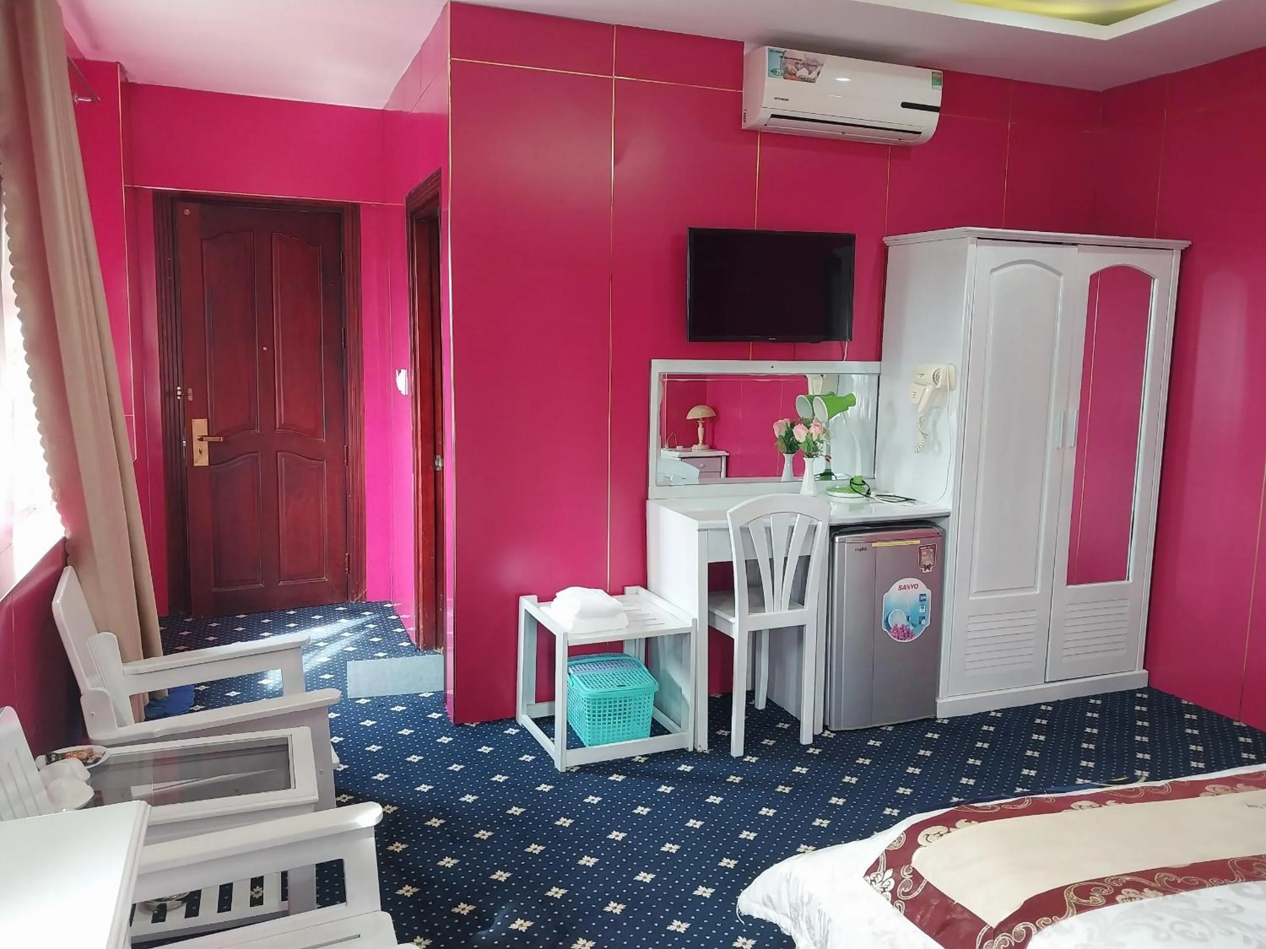 Bed in Nhat Quy Hotel