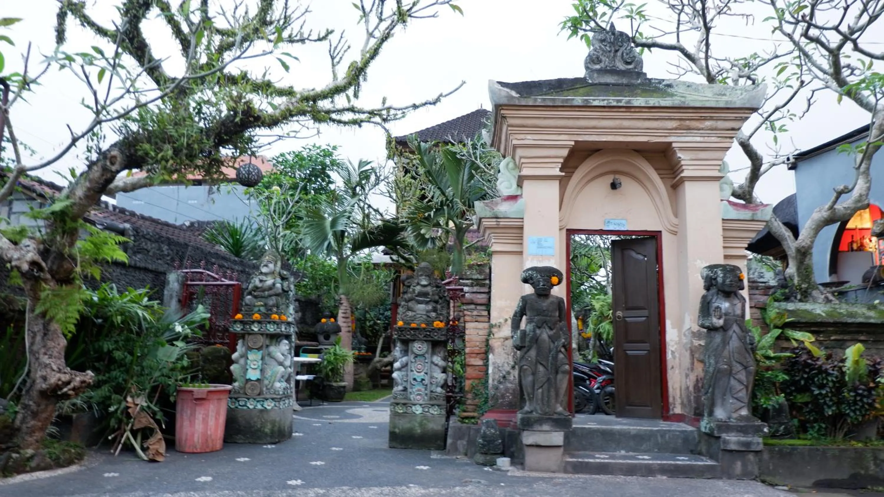 Facade/entrance in Hai Homestay