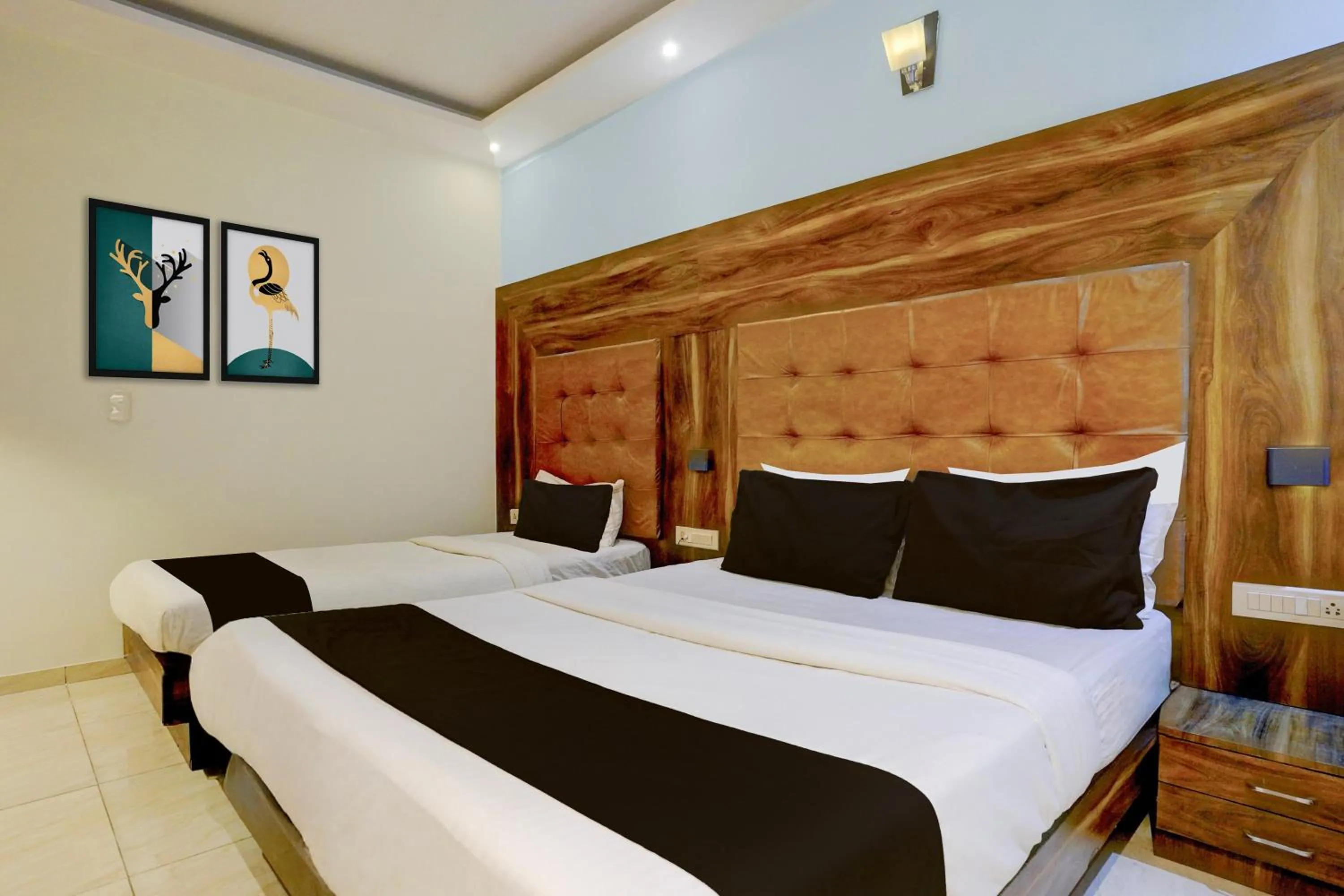 Bedroom, Bed in Super Townhouse Andheri Sakinaka Metro Formerly Hotel Amour