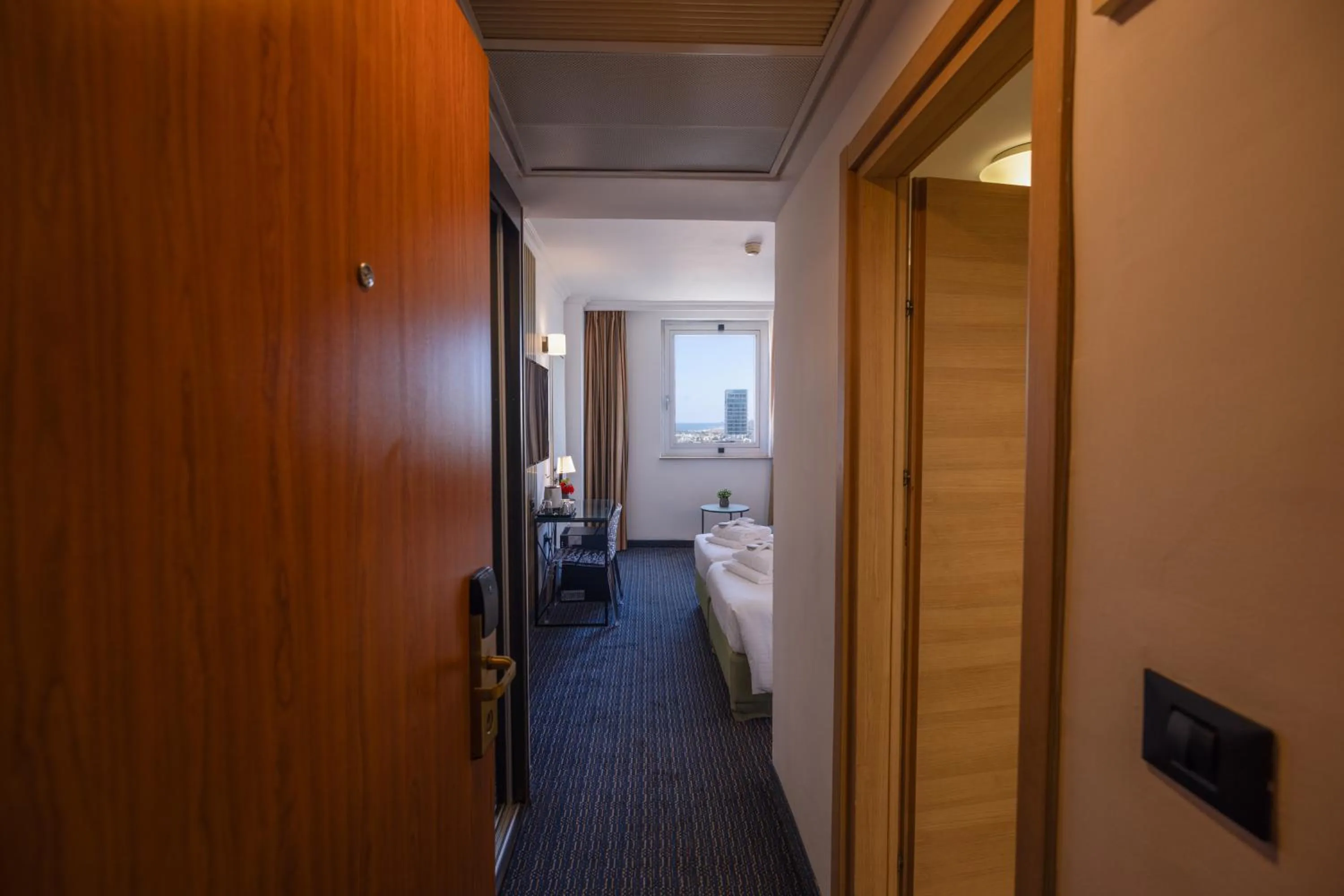 Bedroom, Bed in Grand Beach Hotel