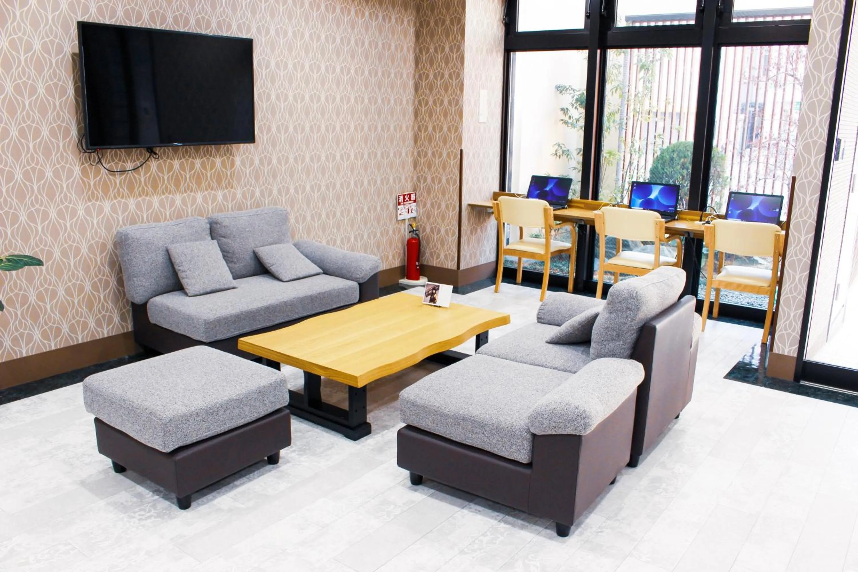 Communal lounge/ TV room in Hotel Links Dobutsuenmae