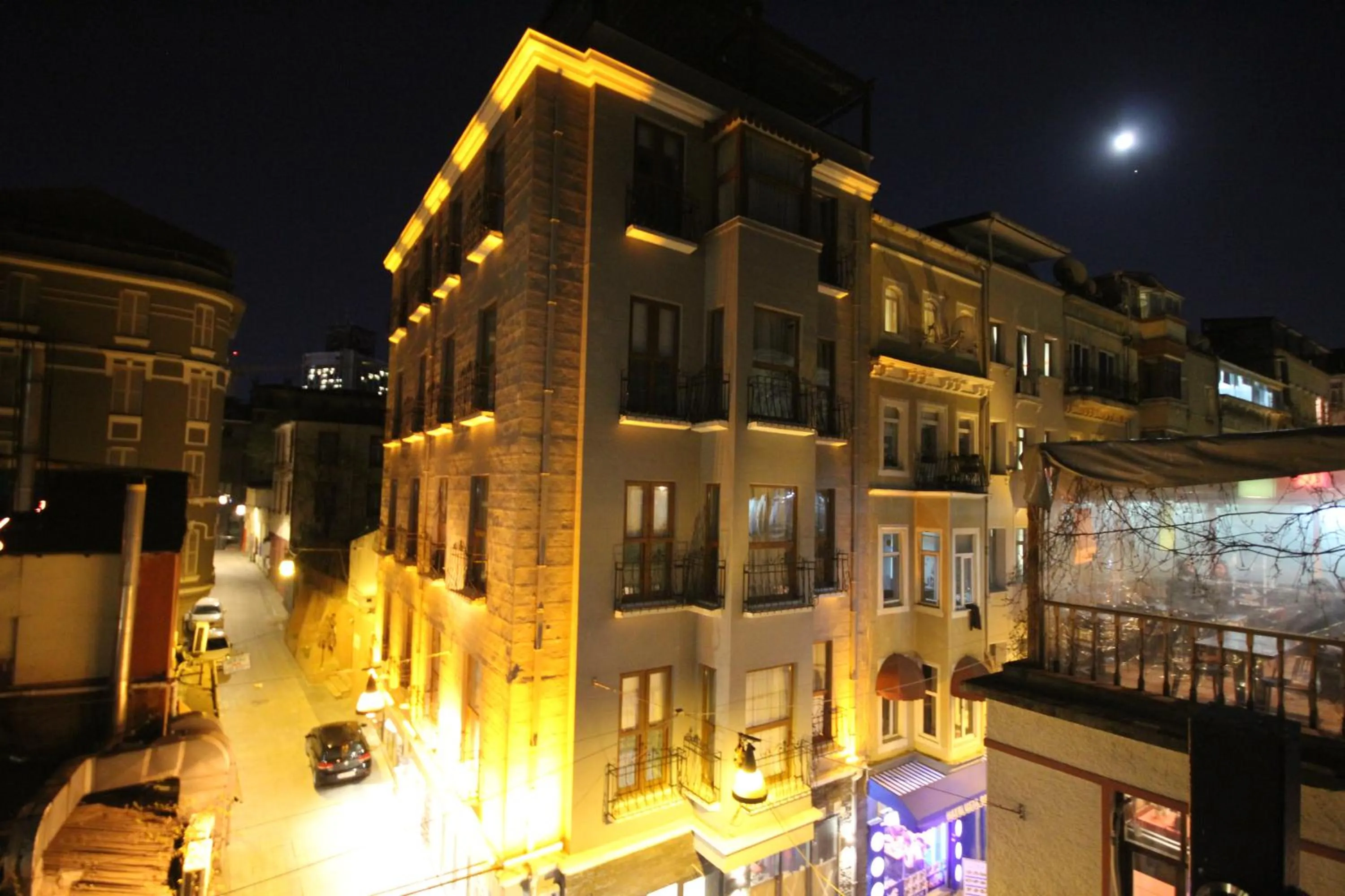 Off site in Hotel Naumpasa Konagi