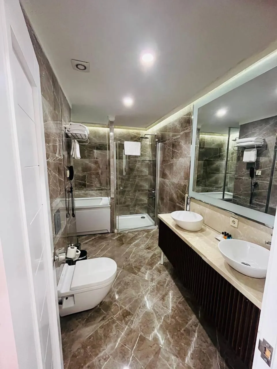 Shower in City Center Hotel Taksim İstanbul