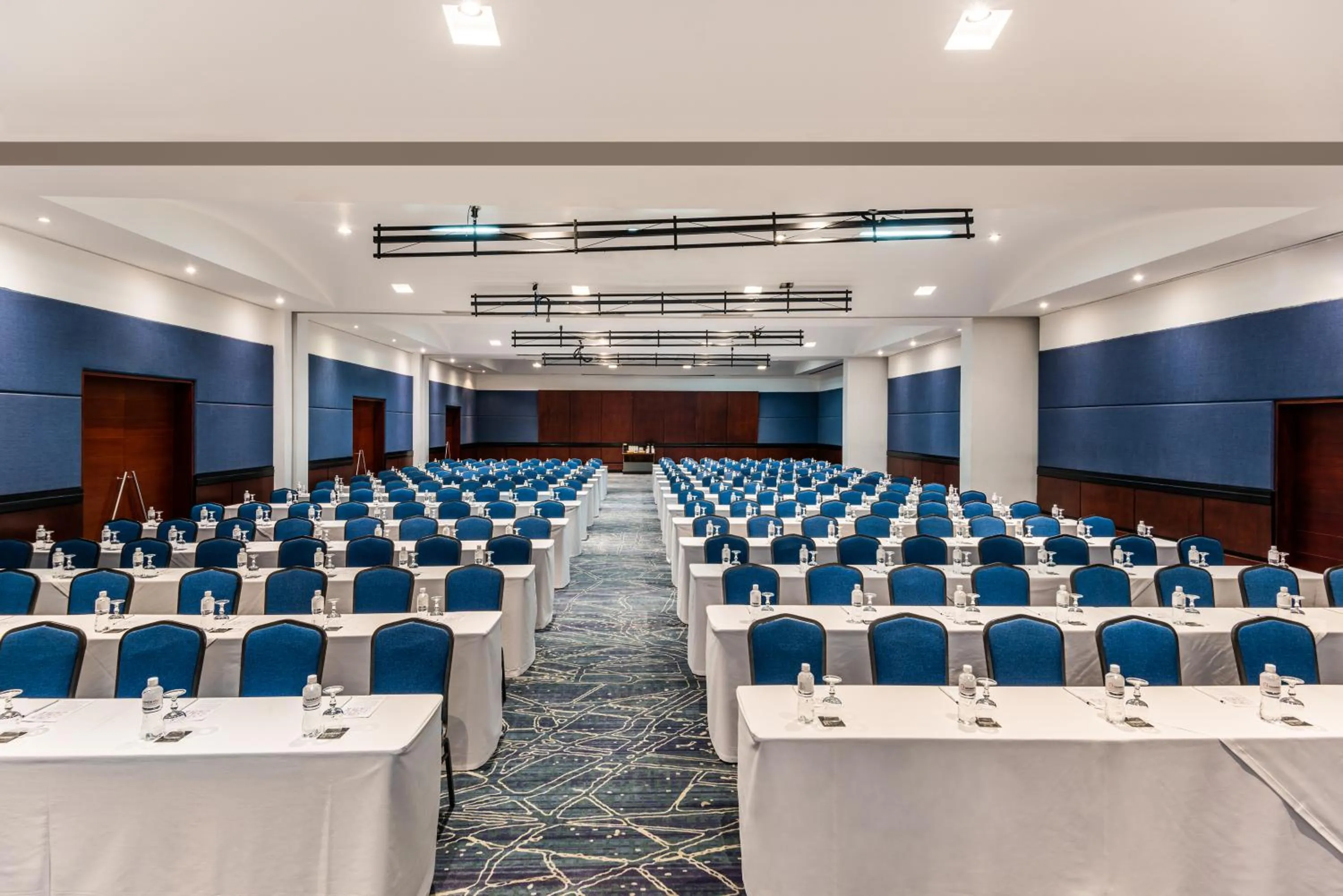 Meeting/conference room in Cosmos 100 Hotel & Centro de Convenciones - Hoteles Cosmos