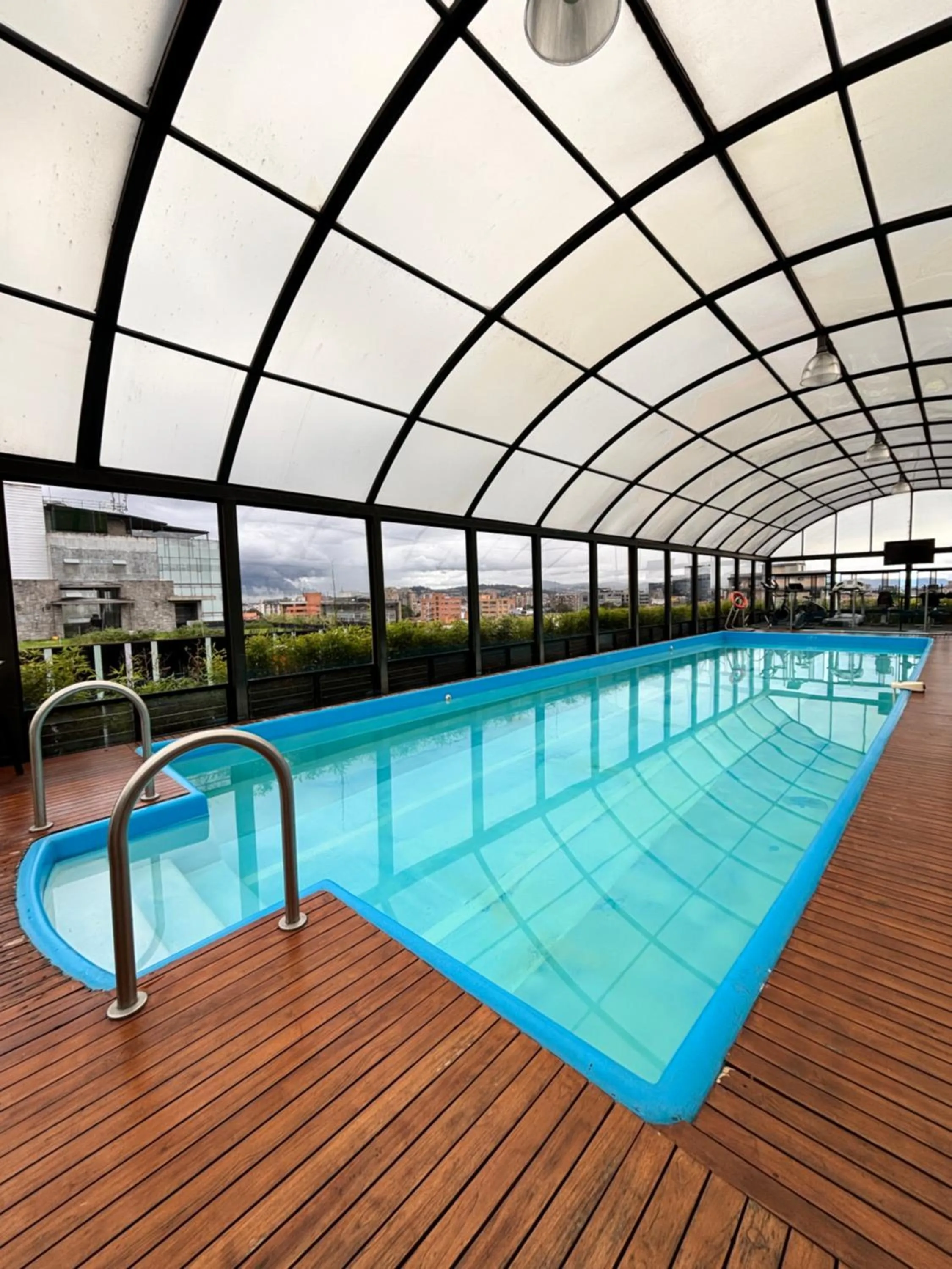 Swimming pool in Cosmos 100 Hotel & Centro de Convenciones - Hoteles Cosmos