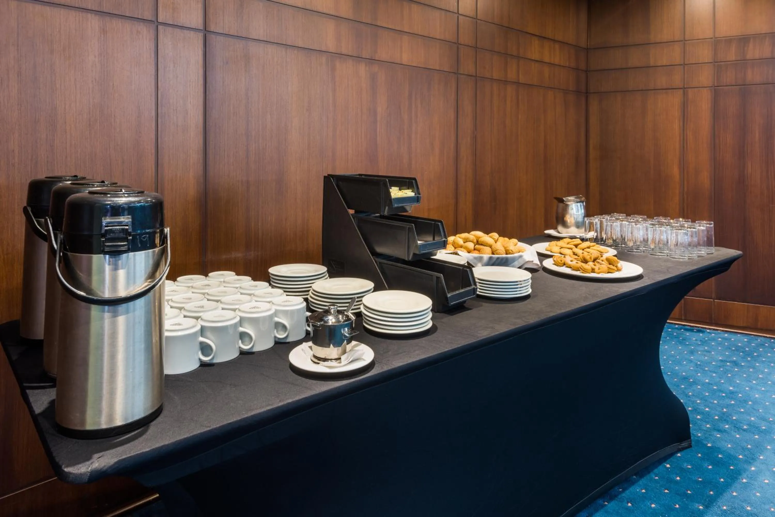 Lounge or bar in Cosmos 100 Hotel & Centro de Convenciones - Hoteles Cosmos