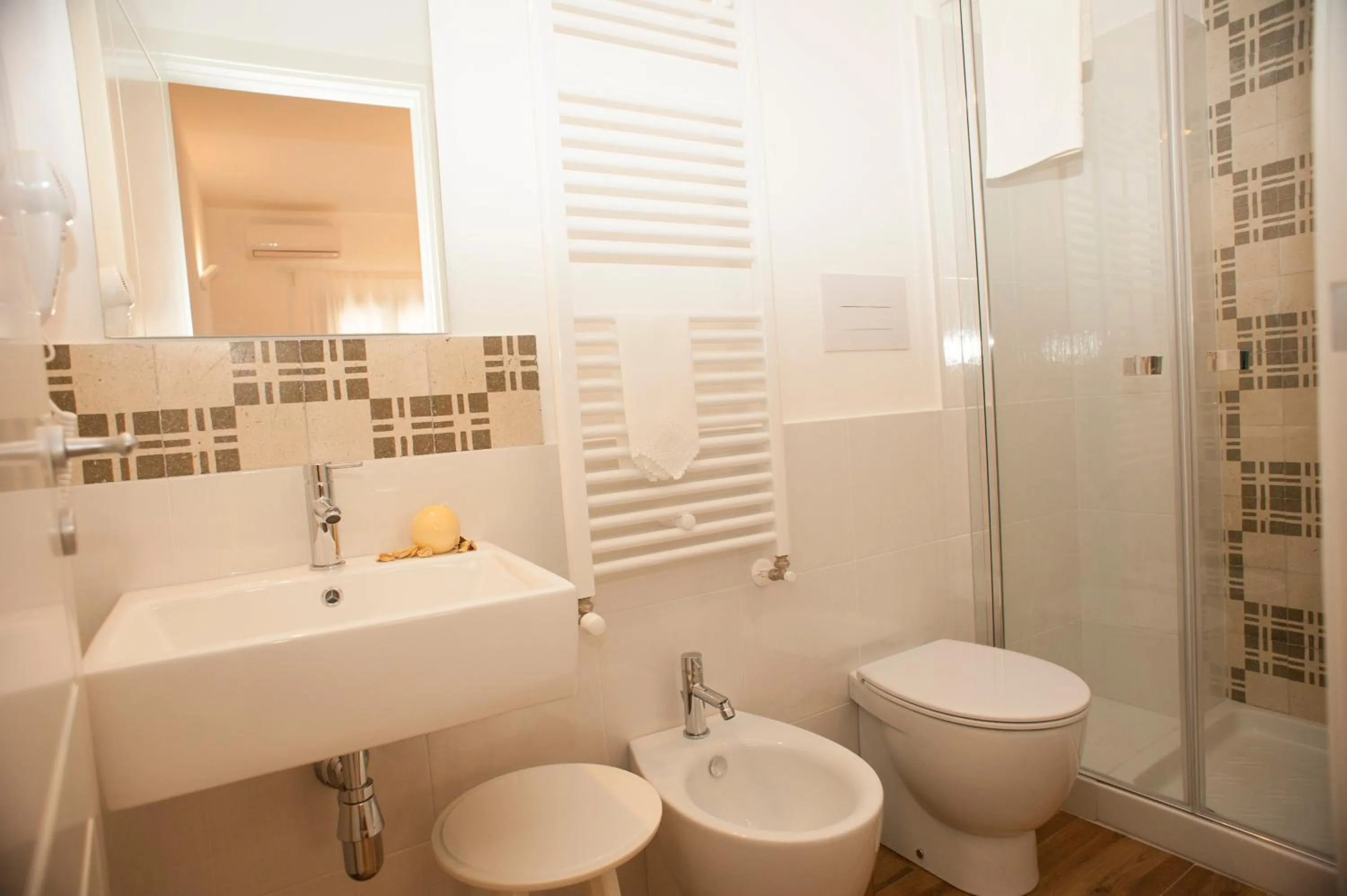 Shower in B&B Nencioli