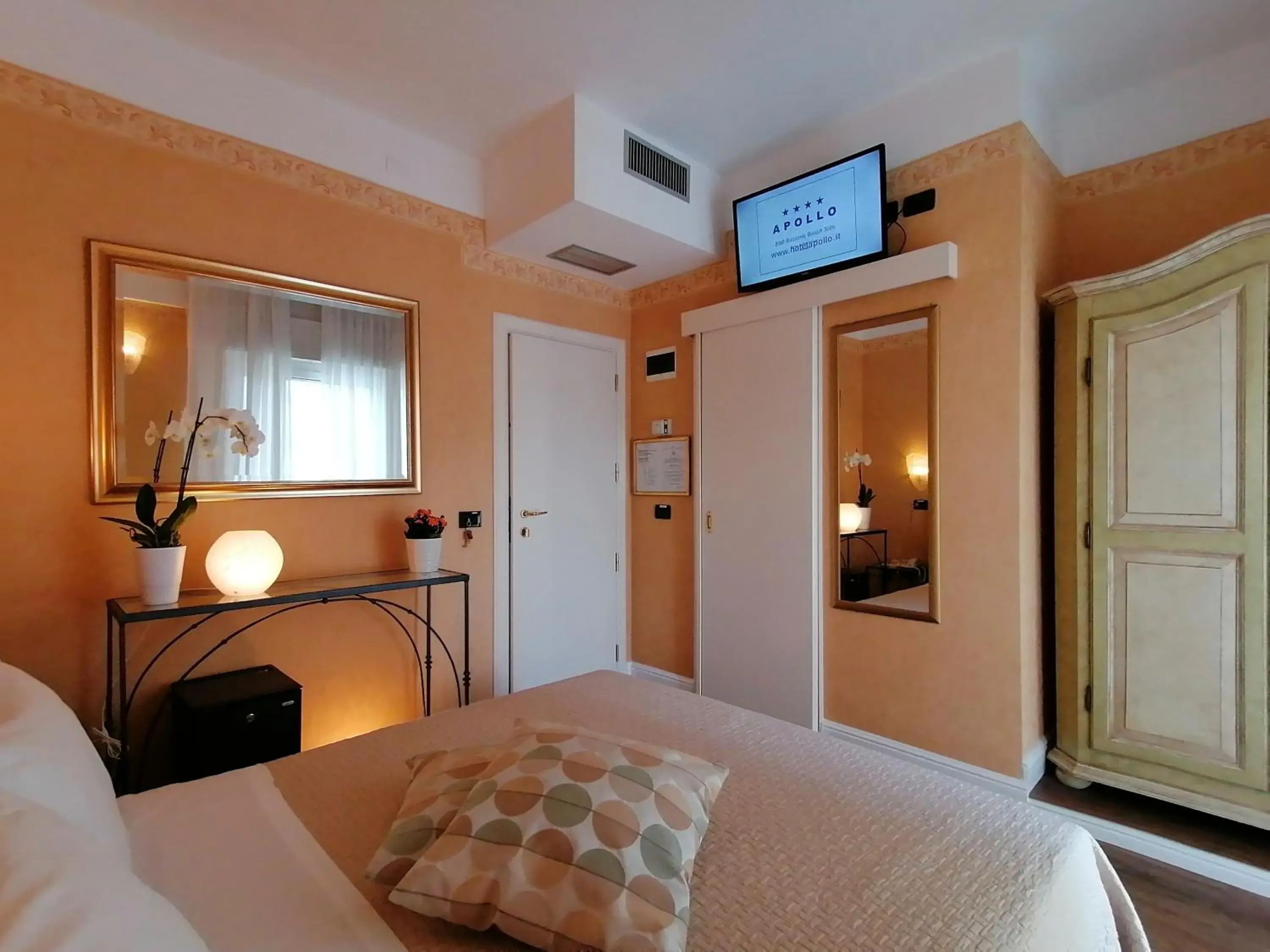 Single Room in Hotel Apollo Single Room in Hotel Apollo