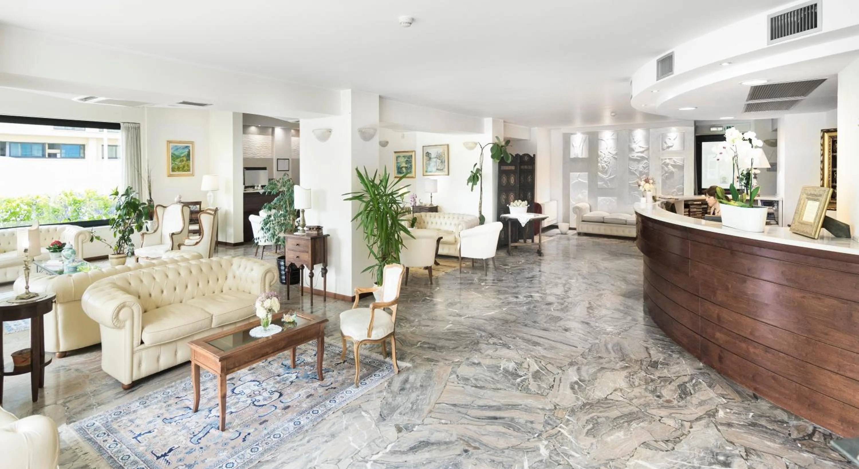 Lobby or reception in Hotel Apollo