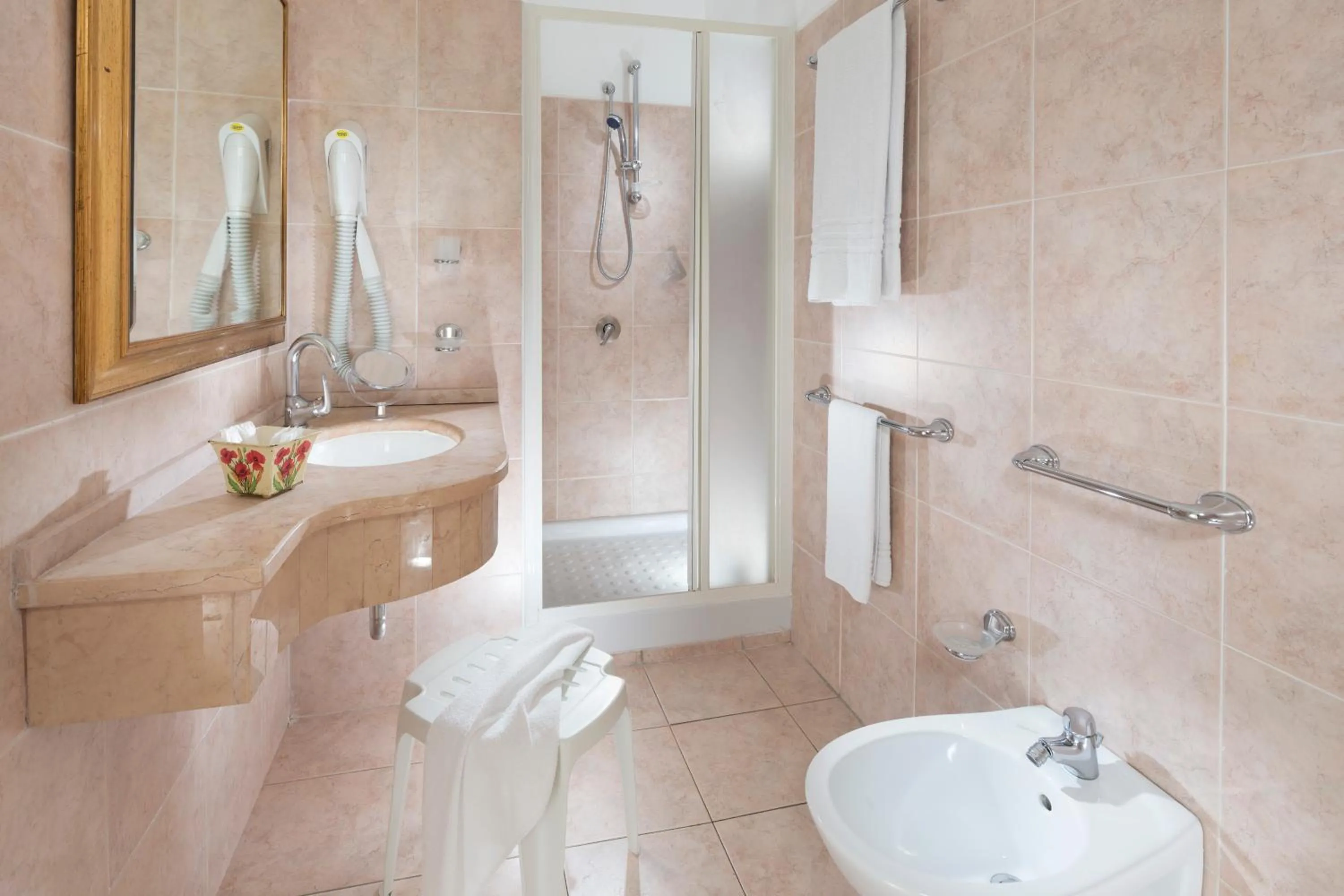 Bathroom in Hotel Apollo