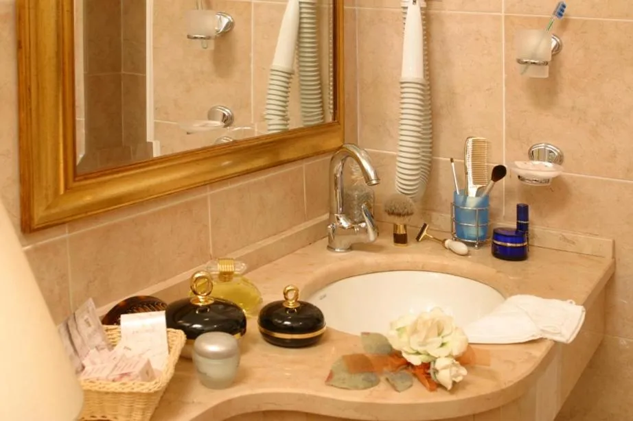 Bathroom in Hotel Apollo