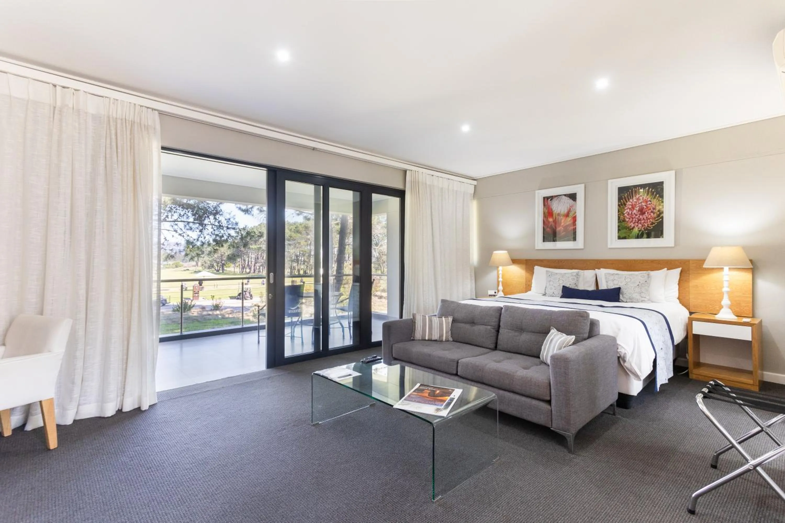 Bed in Pearl Valley Hotel