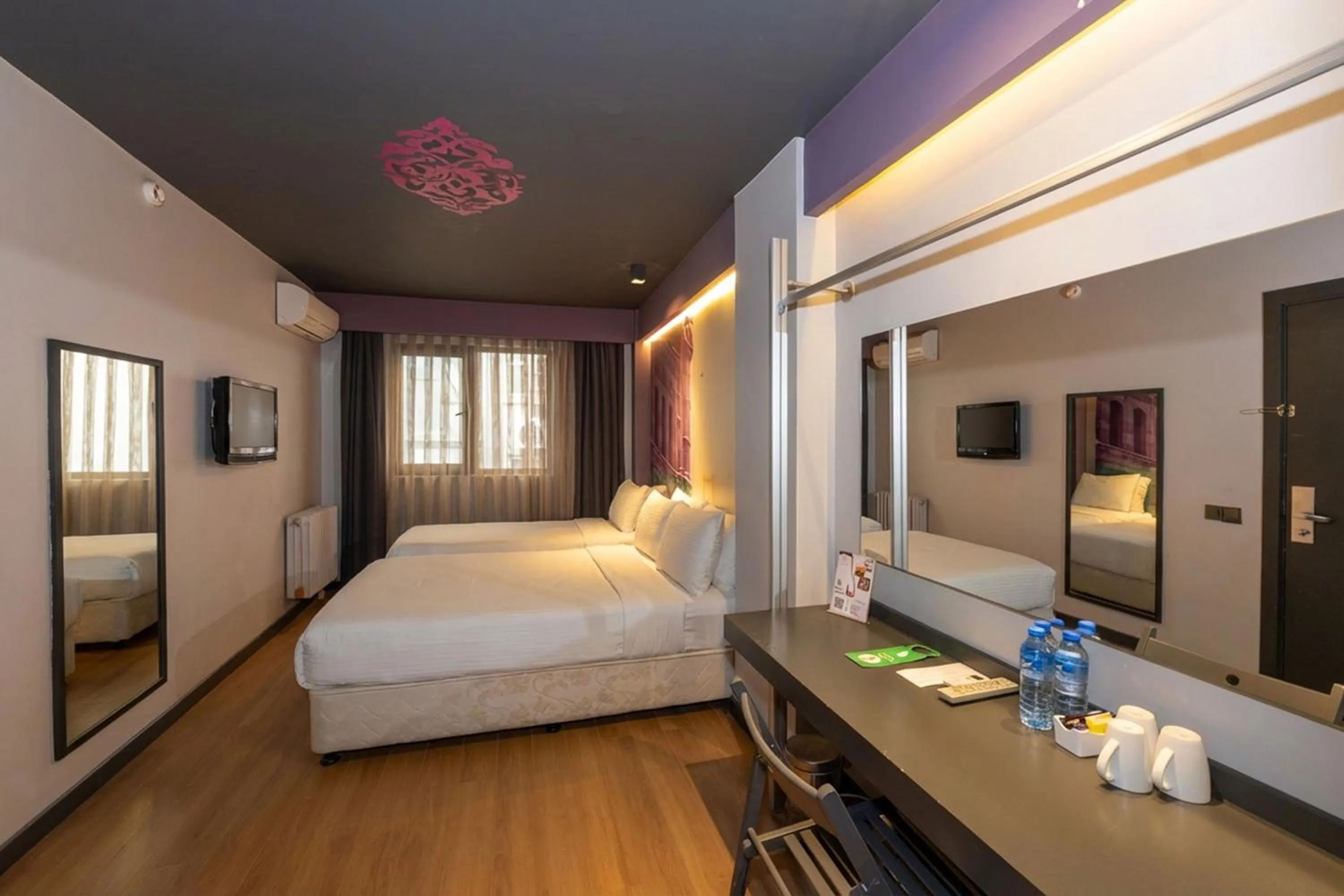 Photo of the whole room, Bed in Tulip City Hotel & Spa