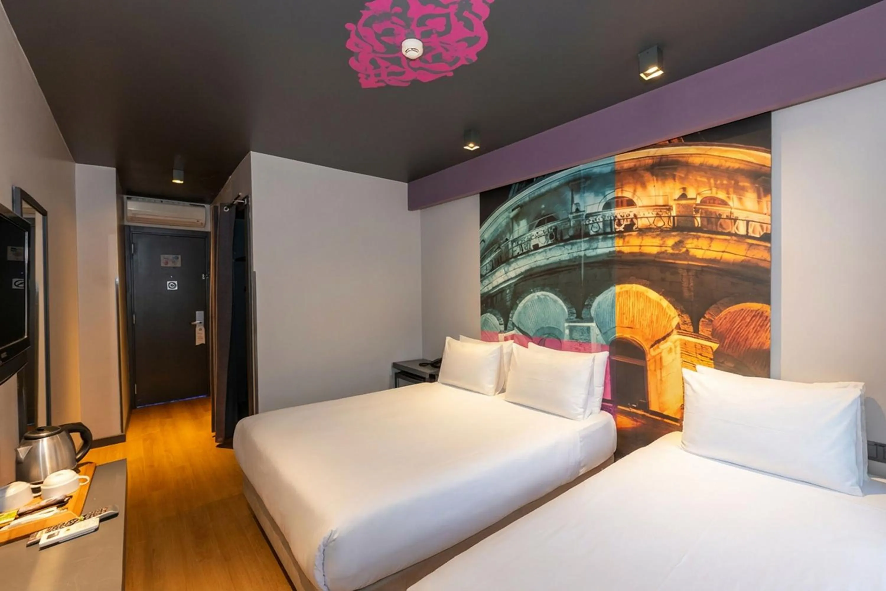 Photo of the whole room, Bed in Tulip City Hotel & Spa