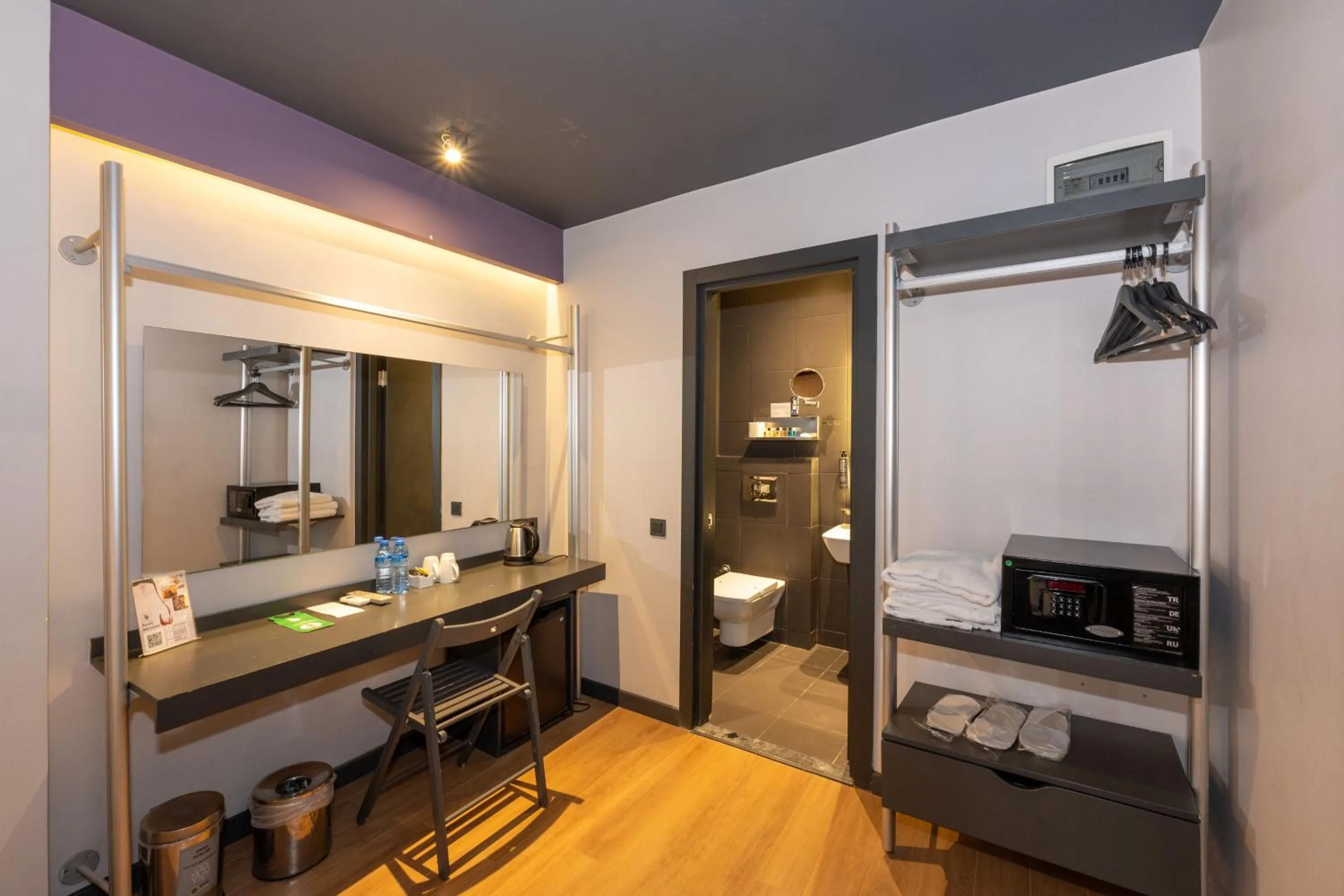 Bathroom in Tulip City Hotel & Spa