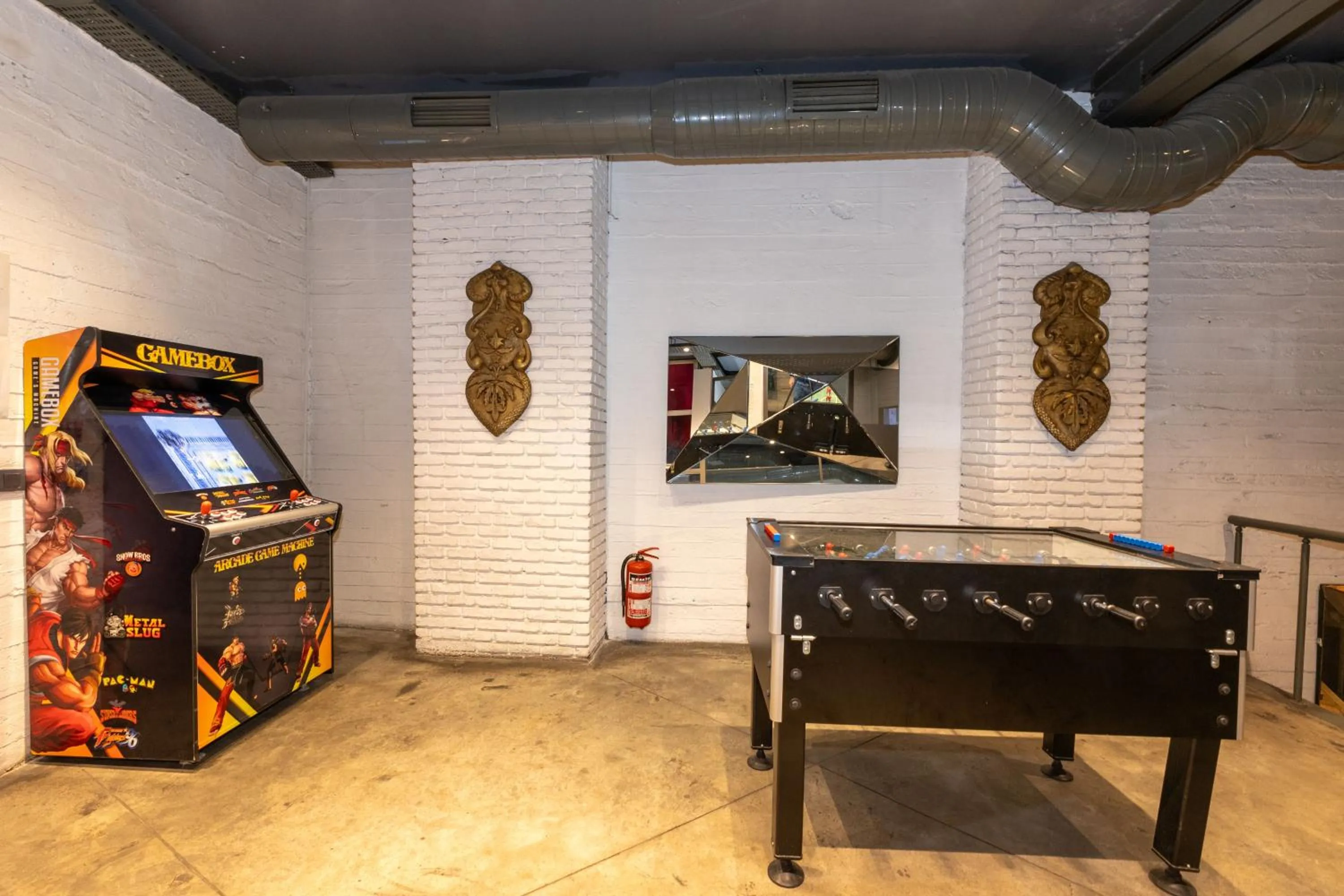 Game Room in Tulip City Hotel & Spa