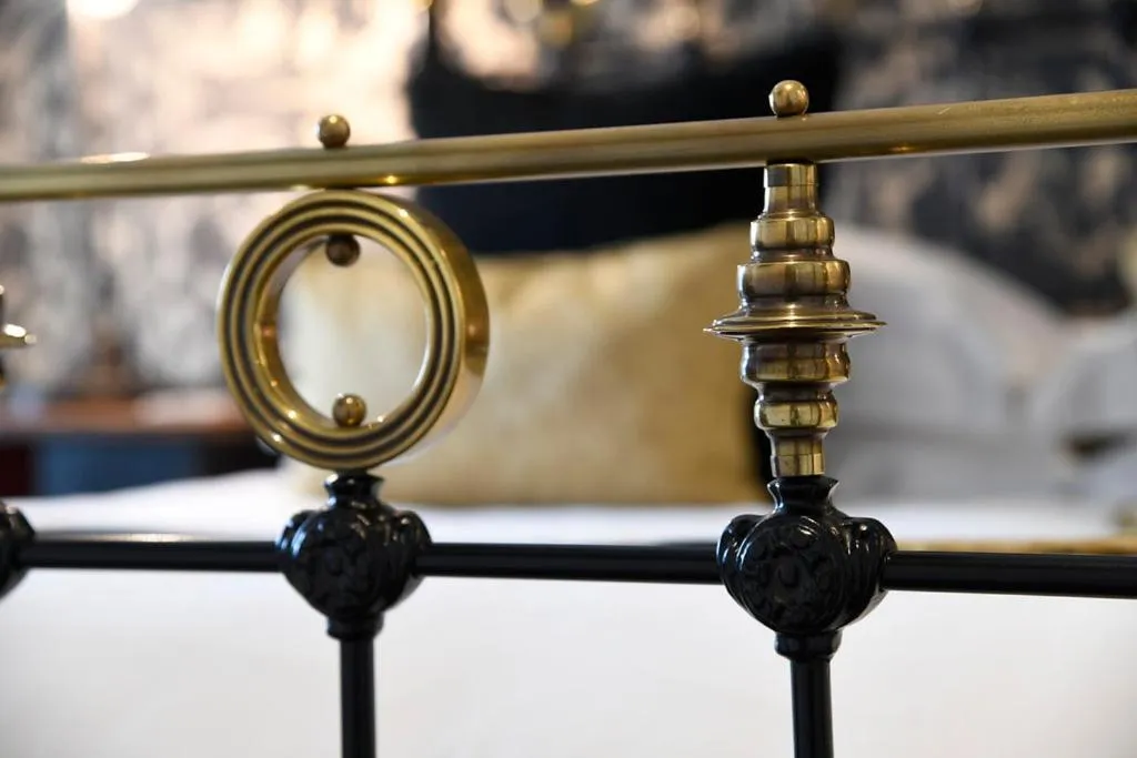 King Suite with Seating Area in Padstow Townhouse