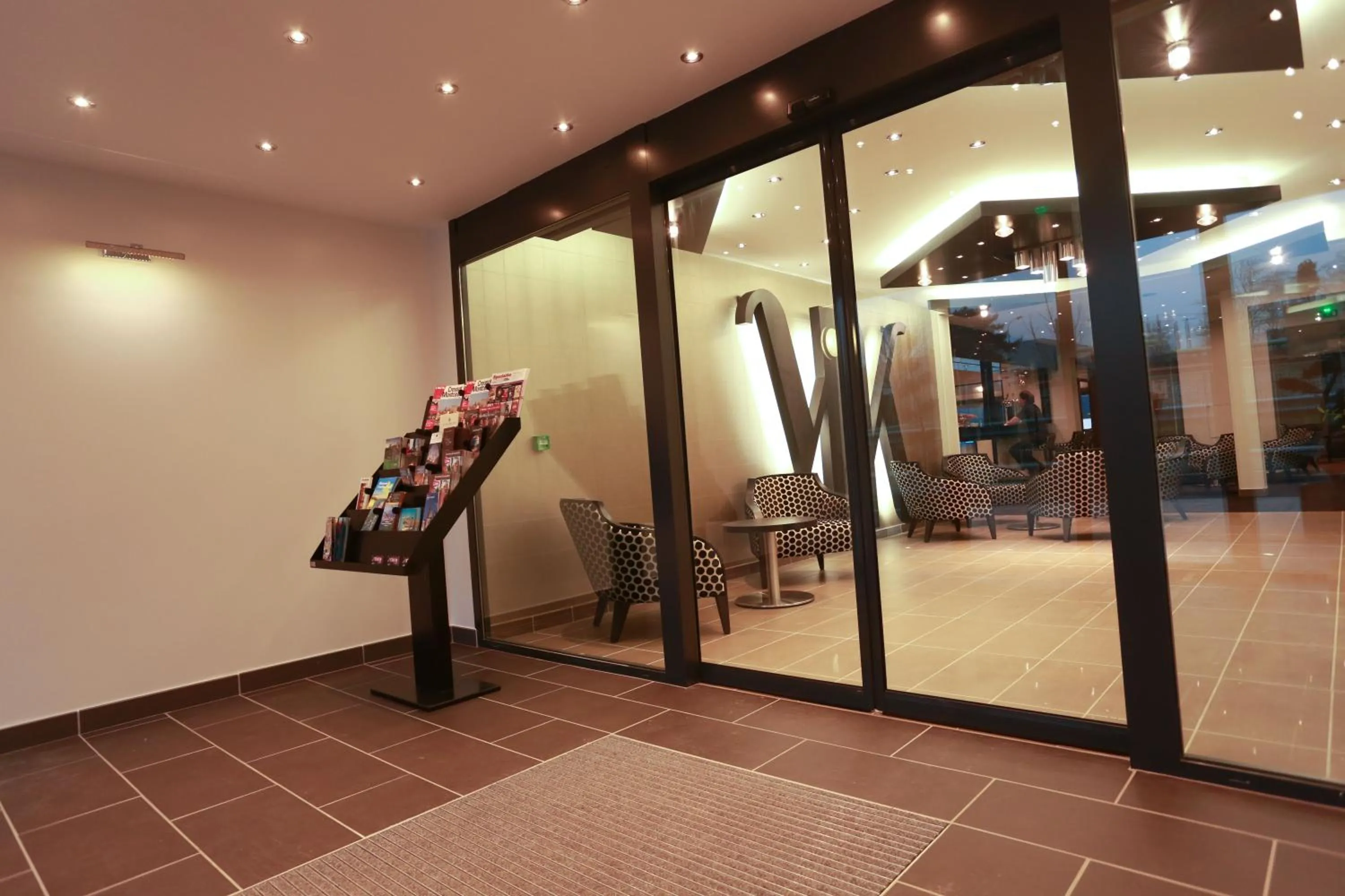 Patio in Le Konine - Hotel & Bar & Restaurant