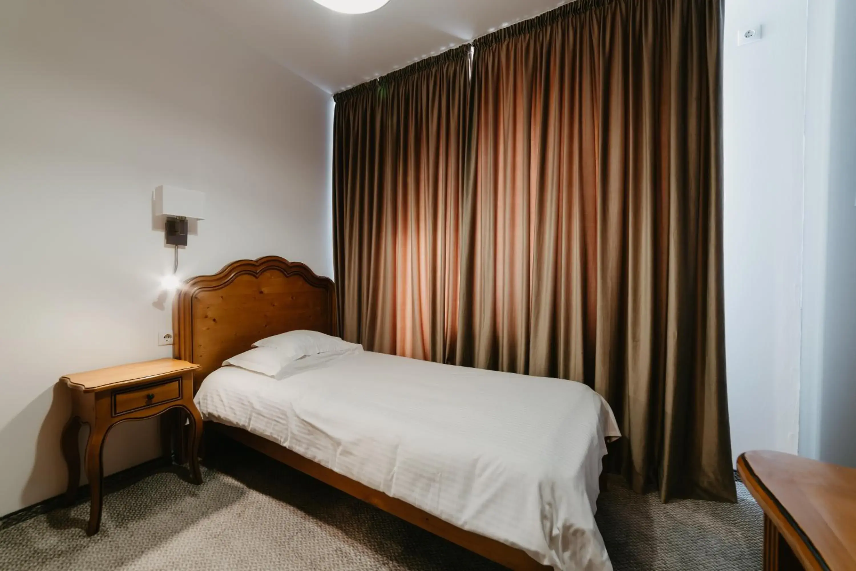 Single Room in Meteor Central Single Room in Meteor Central