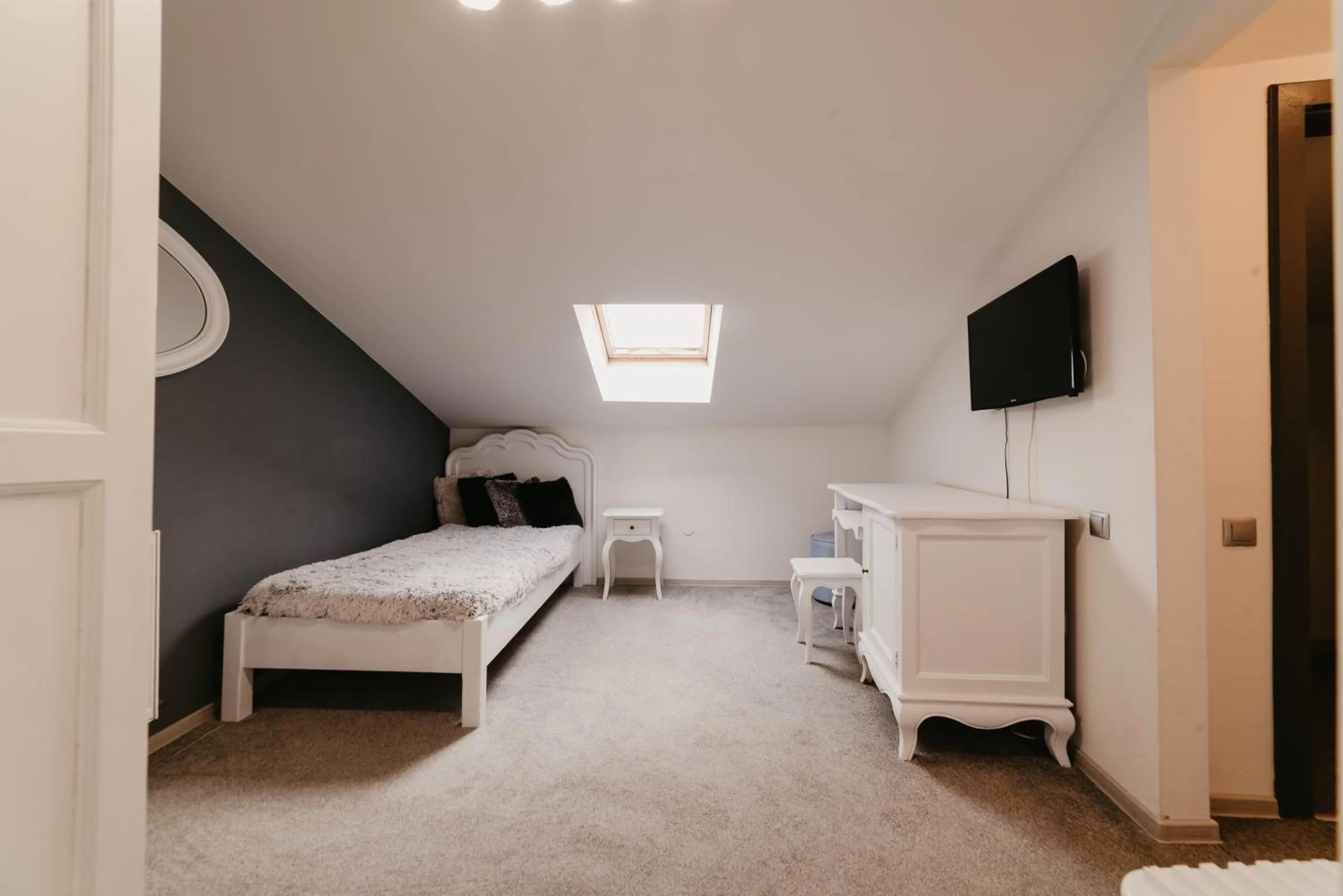 TV and multimedia, Bed in Meteor Central