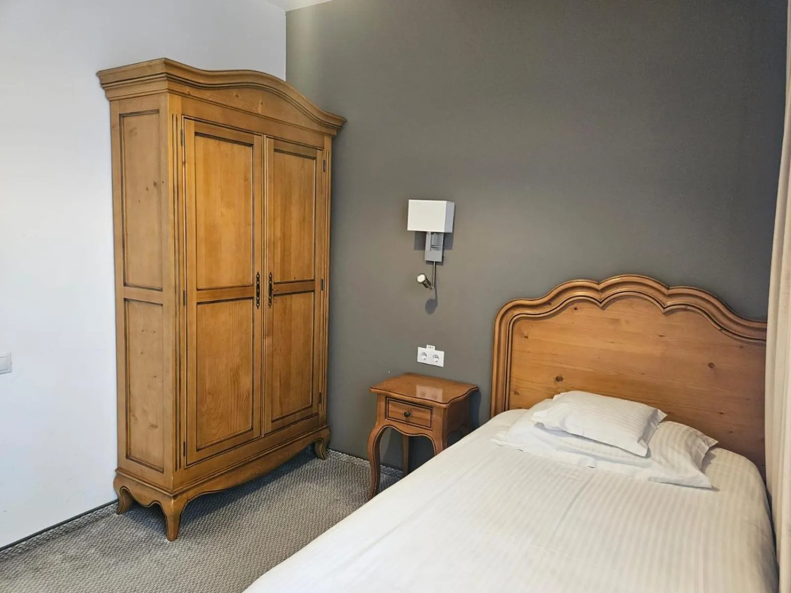 Bed in Meteor Central