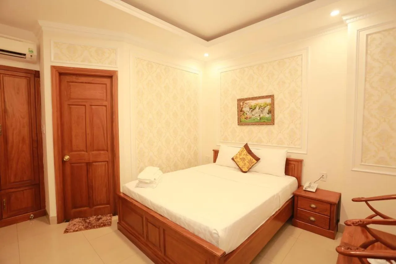 Bed in THANH TAI HOTEl 1