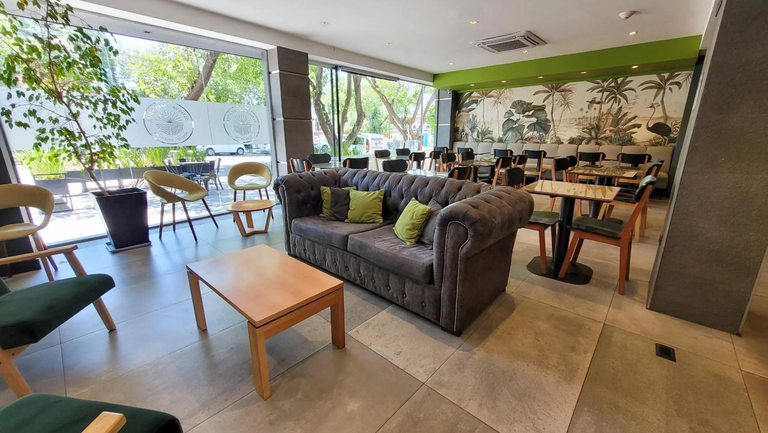 Lobby or reception in Soltigua Apart Hotel Mendoza