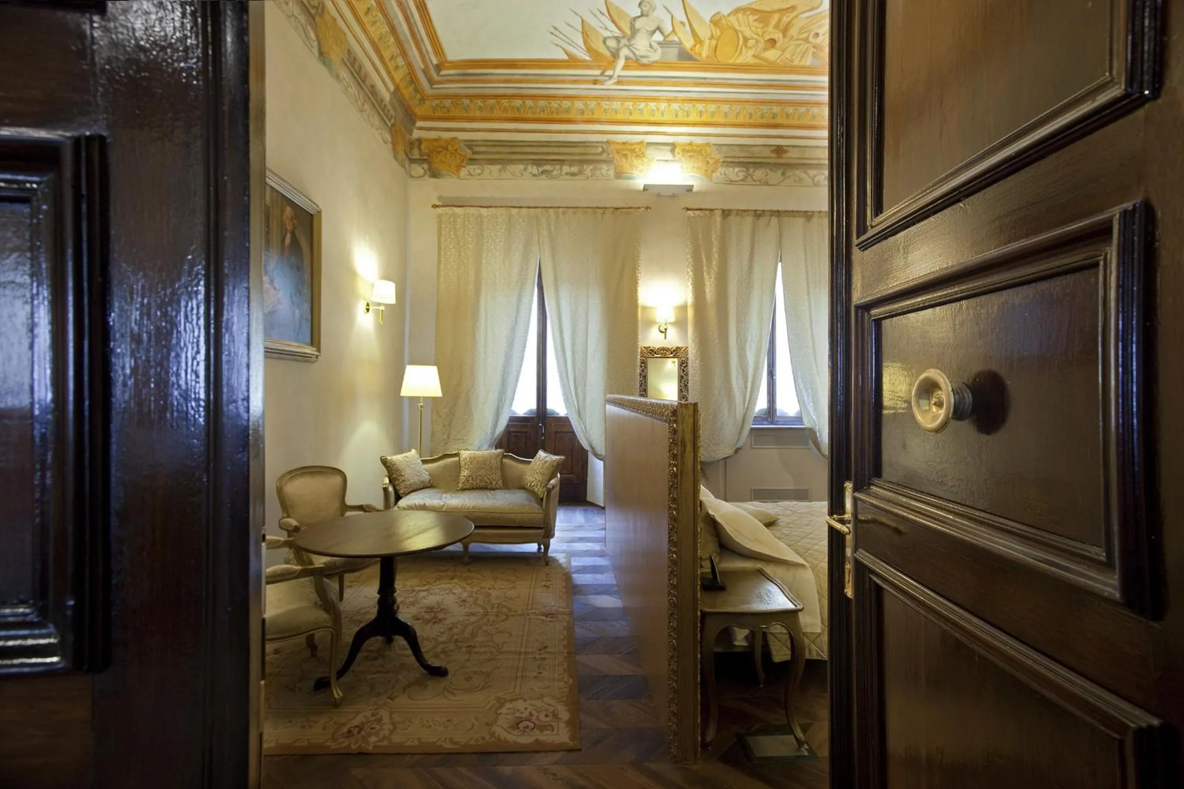 Seating area in Palazzo Carletti