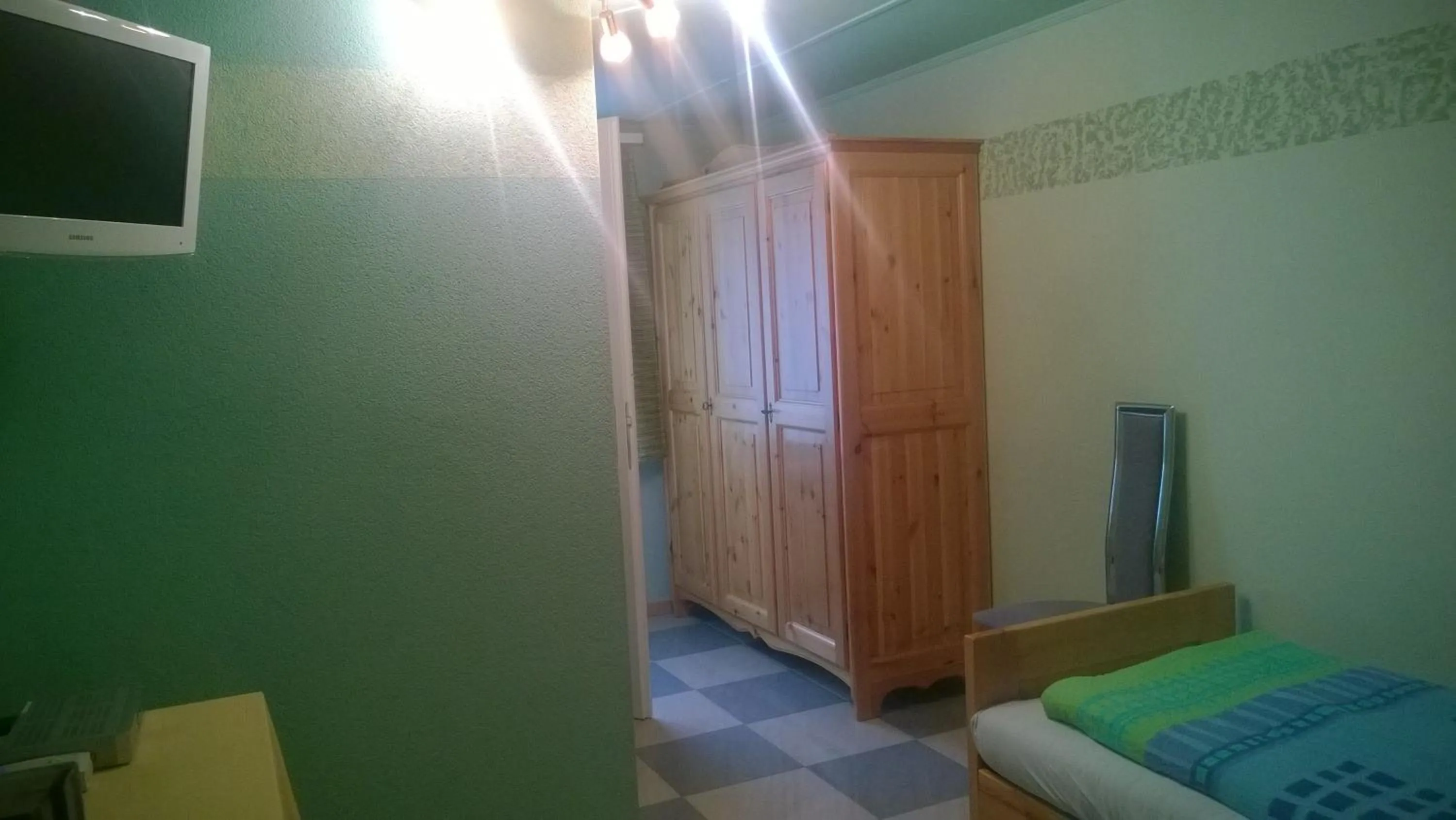 Photo of the whole room, Bed in Hotel Klein Matterhorn