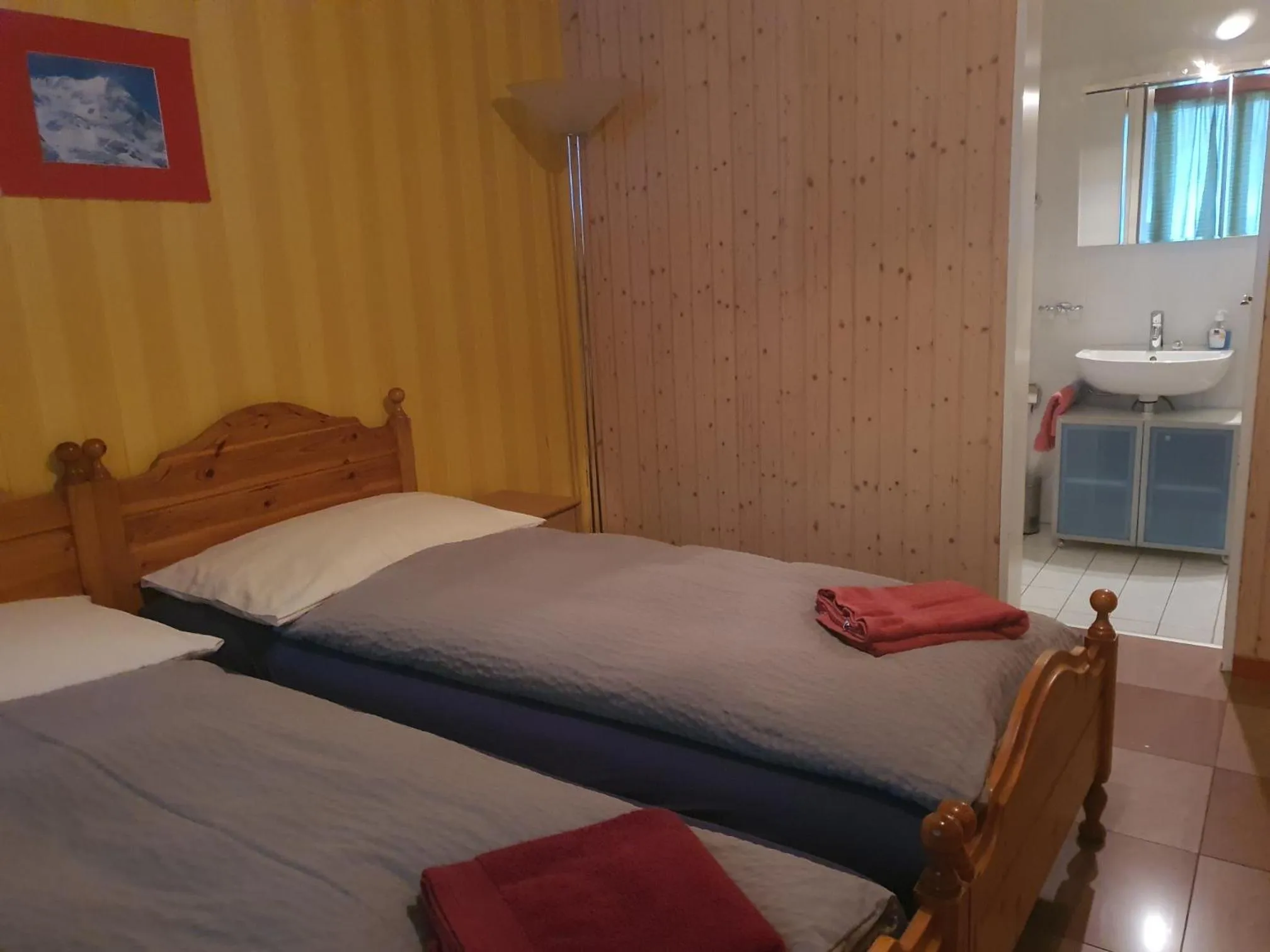 Bed in Hotel Klein Matterhorn