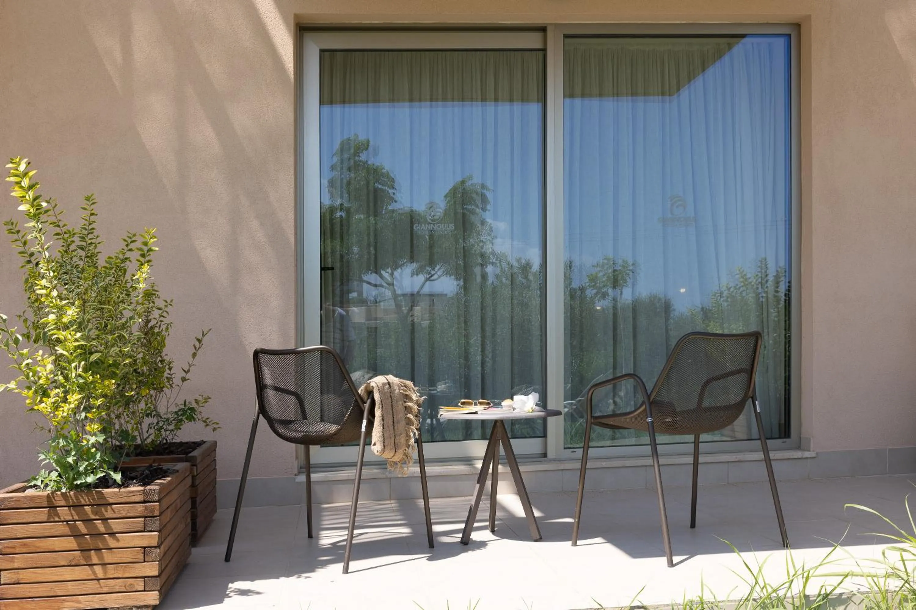 Patio in Giannoulis – Santa Marina Beach Hotel