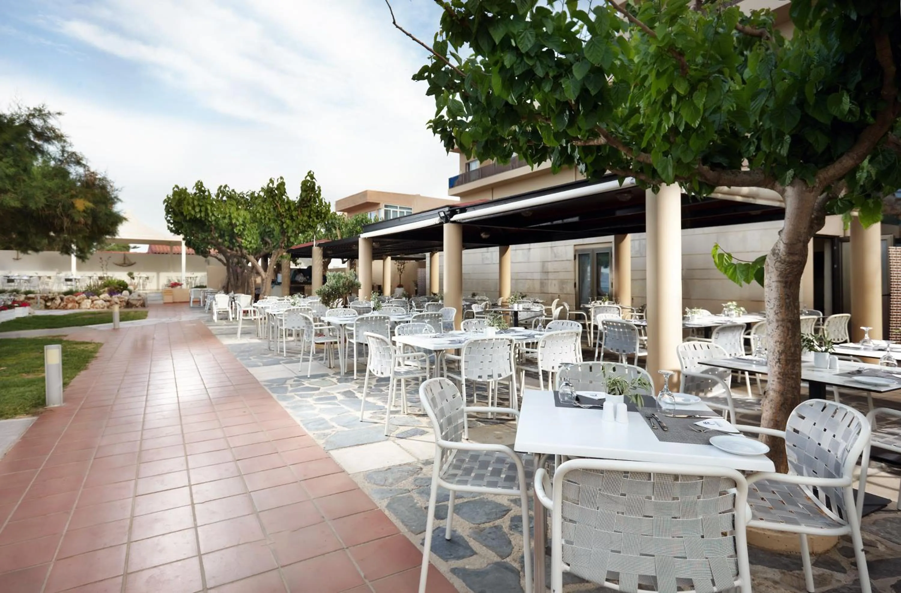 Restaurant/places to eat in Giannoulis – Santa Marina Beach Hotel