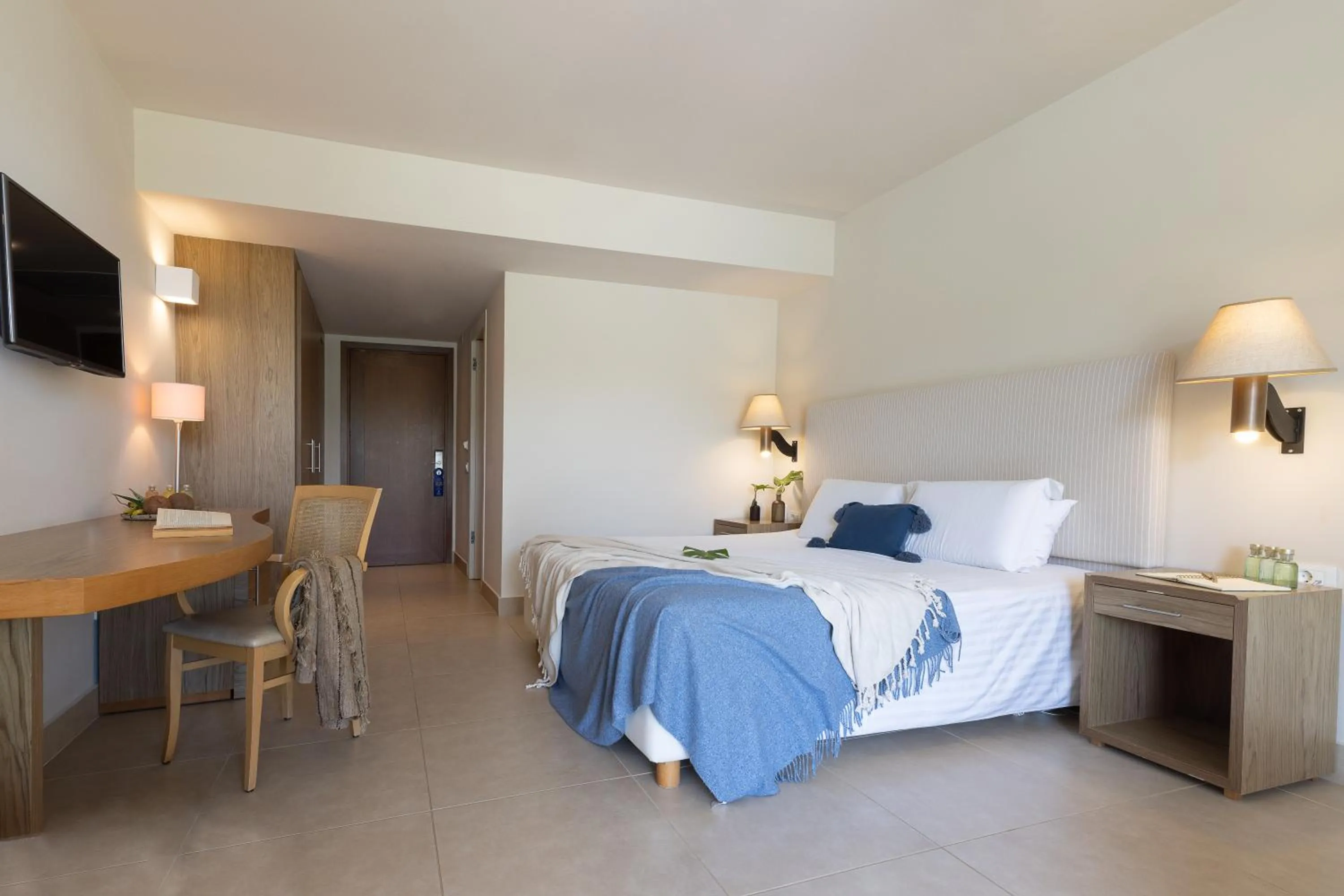 Bed in Giannoulis – Santa Marina Beach Hotel